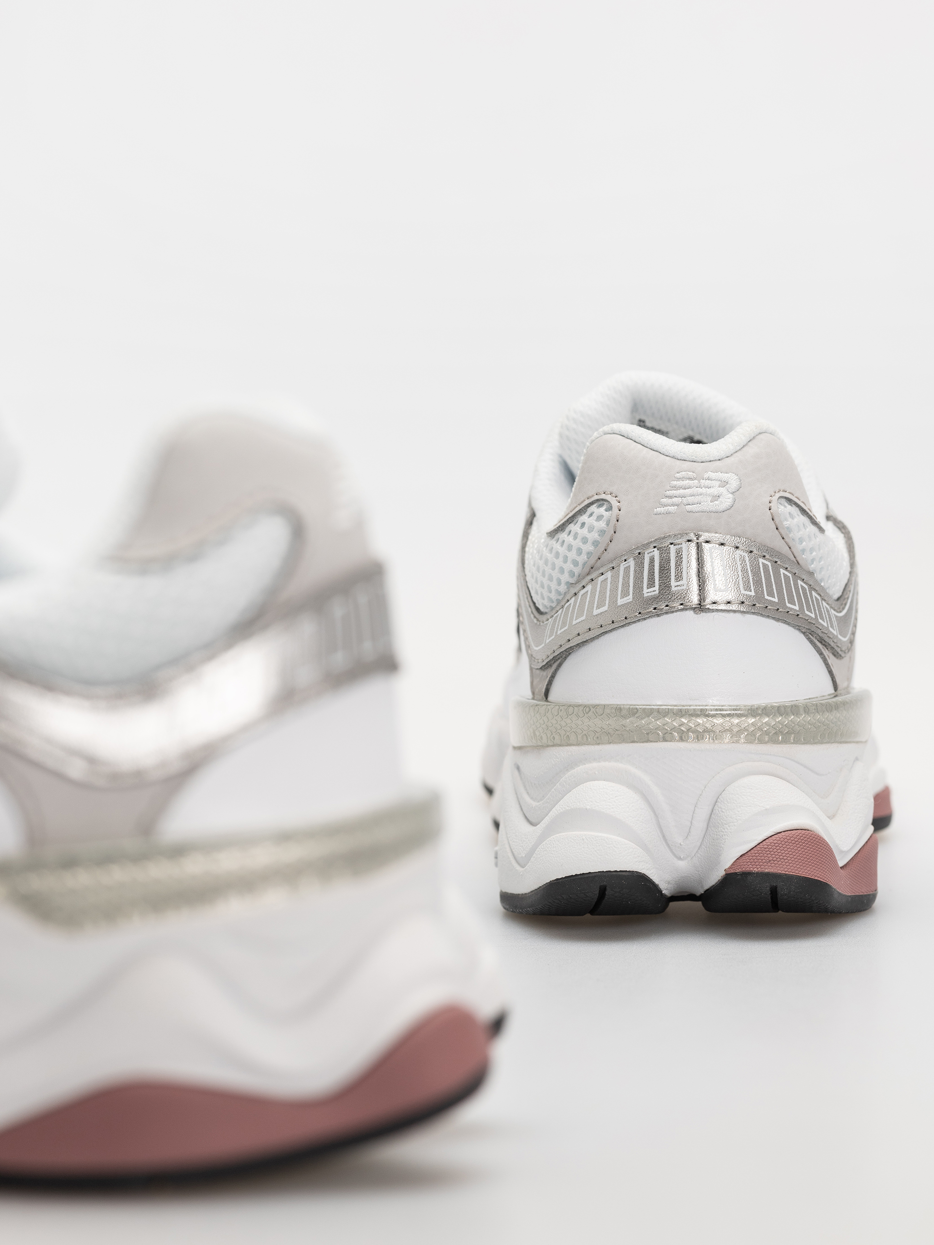 Boty New Balance 9060 JR (103 white/rosewood)