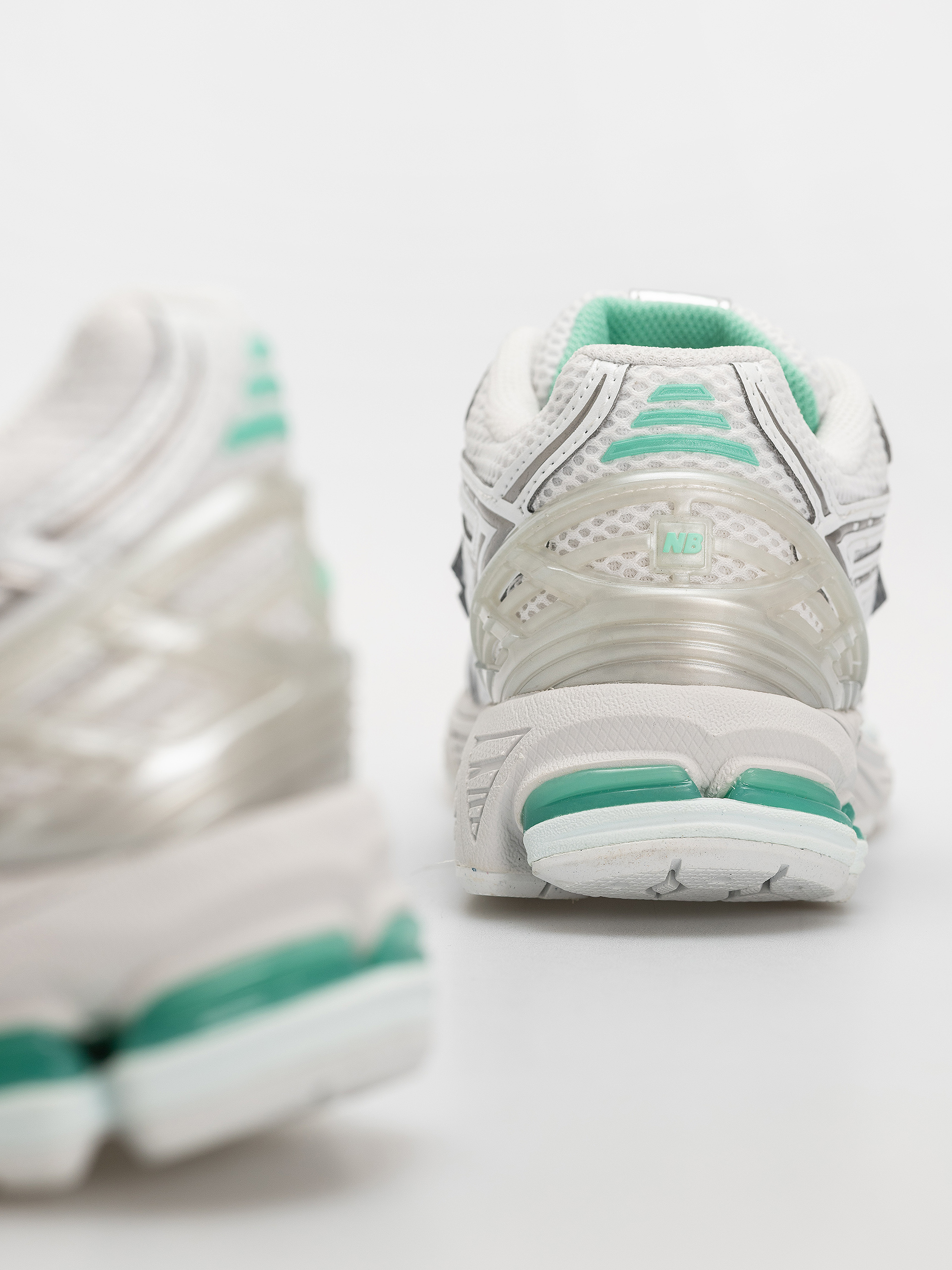 Boty New Balance 1906 (103 white/deep end)