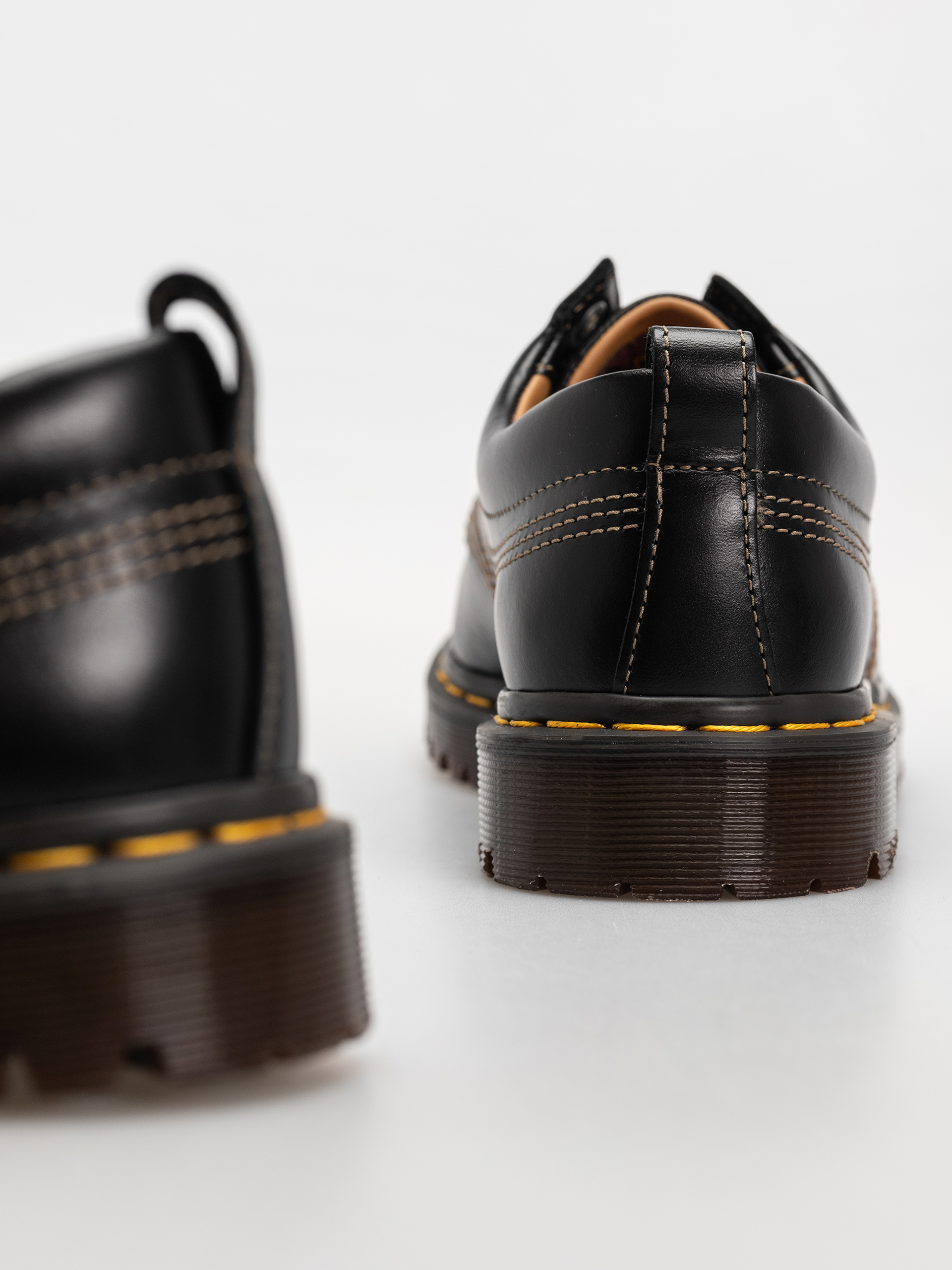 Boty Dr. Martens Lowell (black analine)