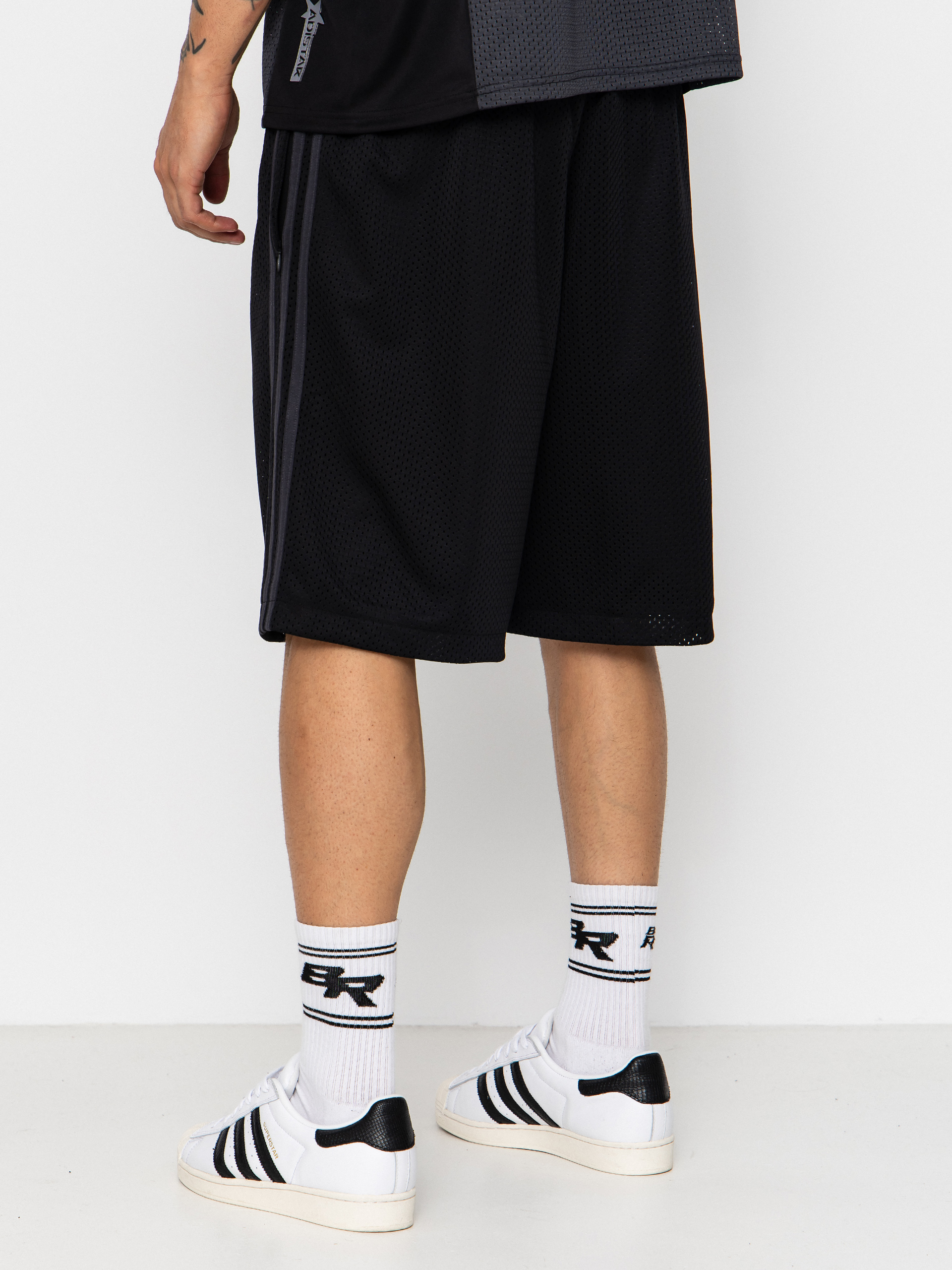 Kraťasy adidas Tyshawn B (black/magold/carbon)