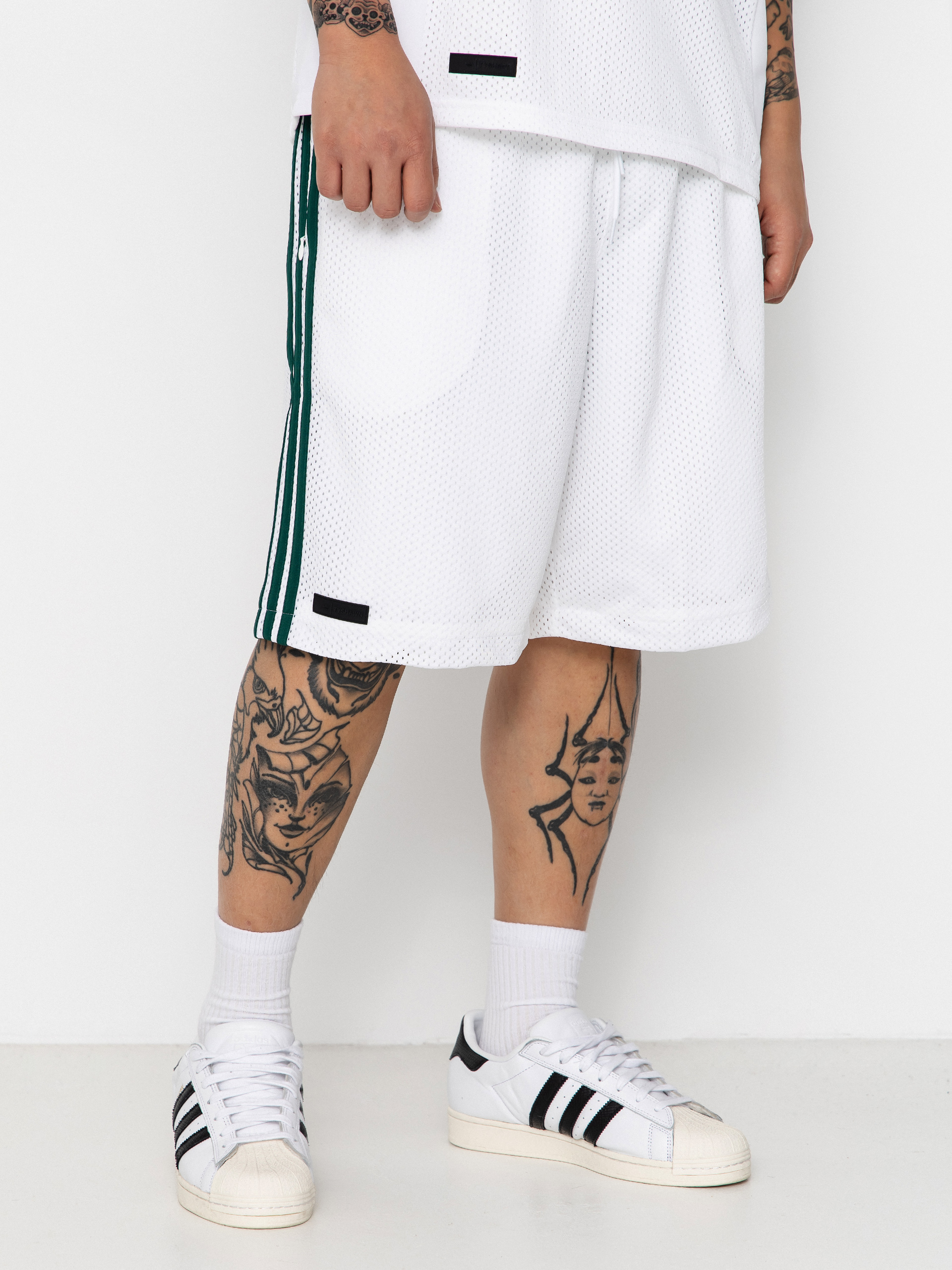 Kraťasy adidas Tyshawn B (white/magold/cgreen)