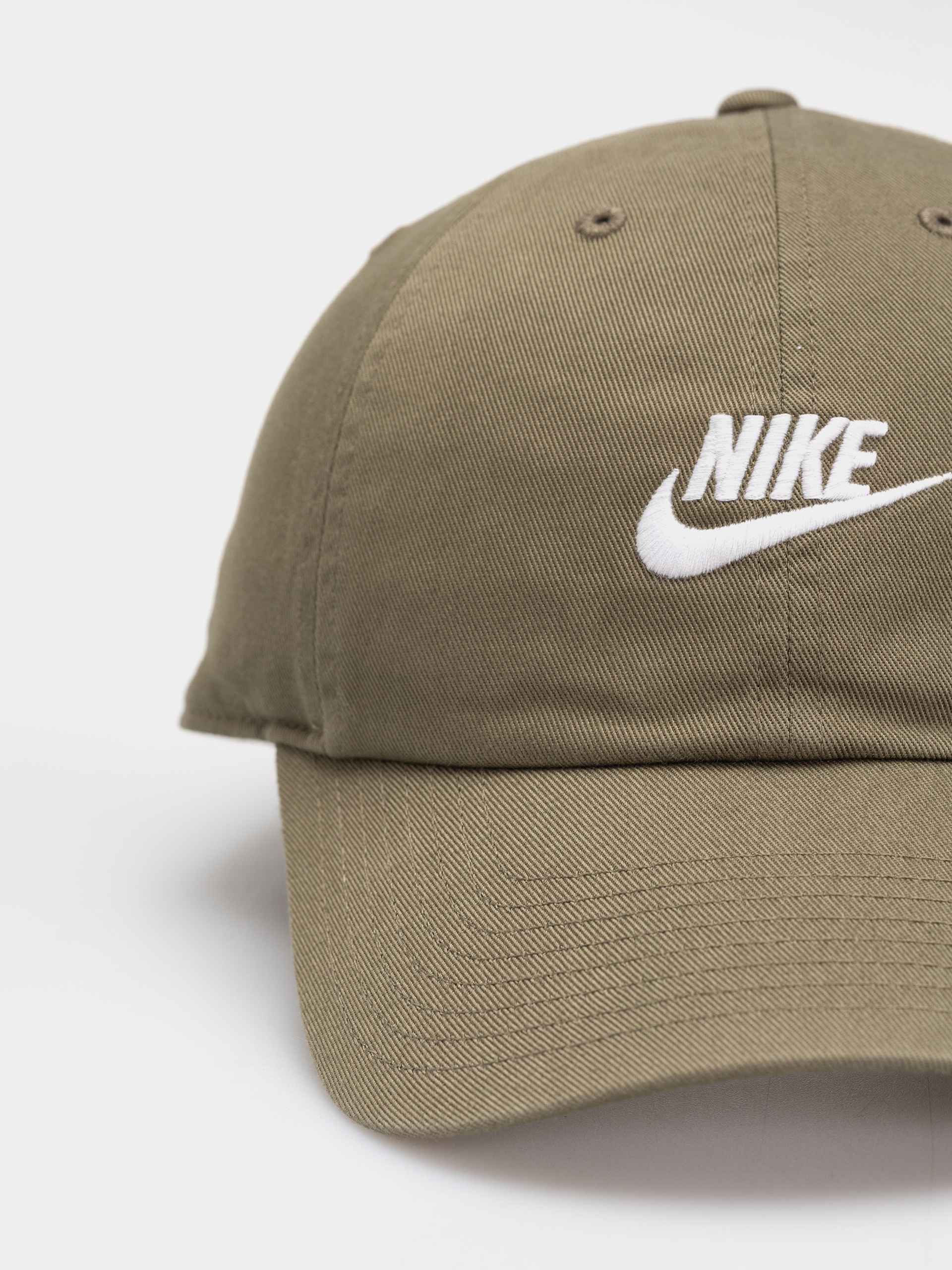 Kšiltovka  Nike SB Club (medium olive/white)