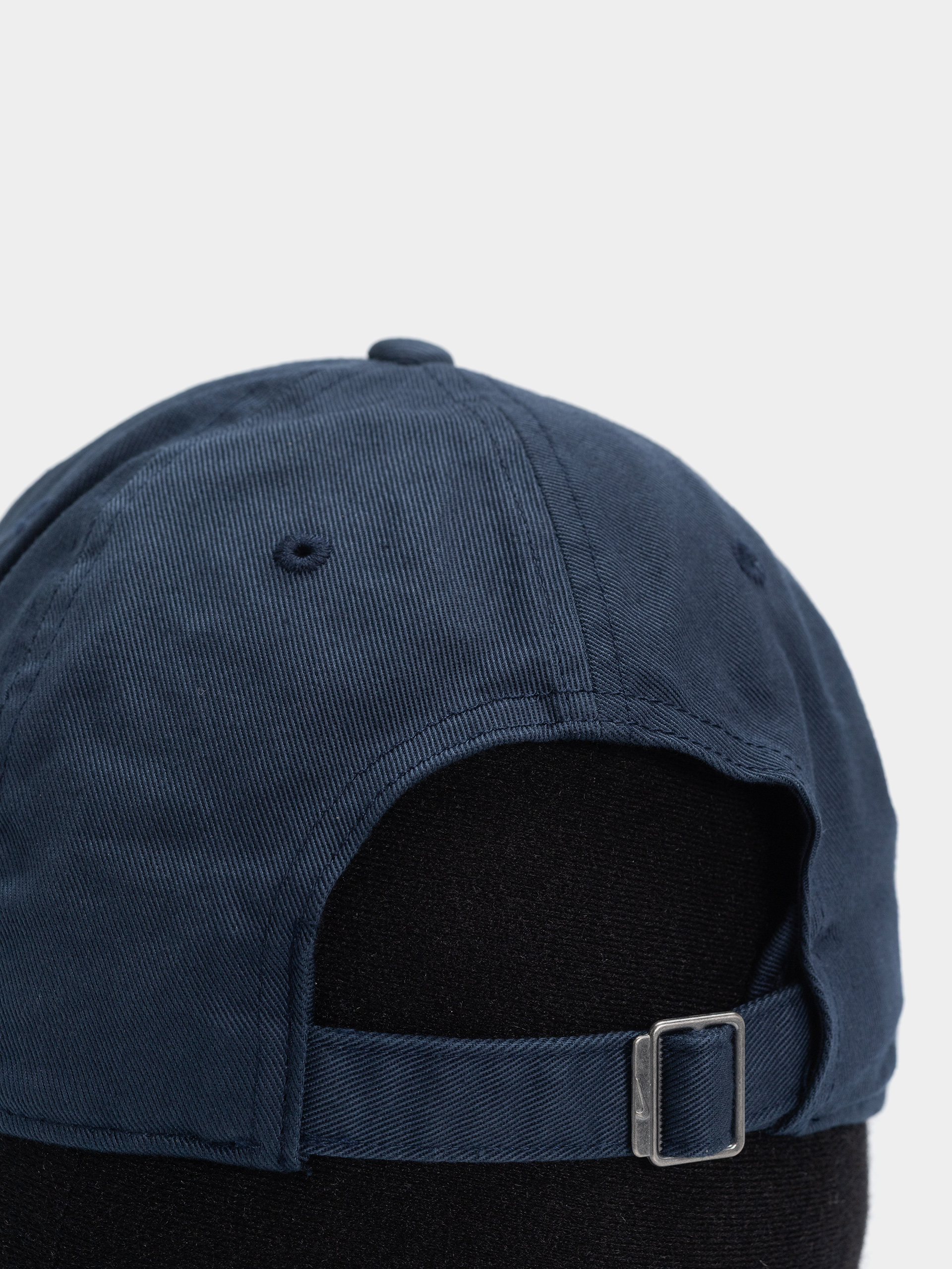 Kšiltovka  Nike SB Club (obsidian/white)