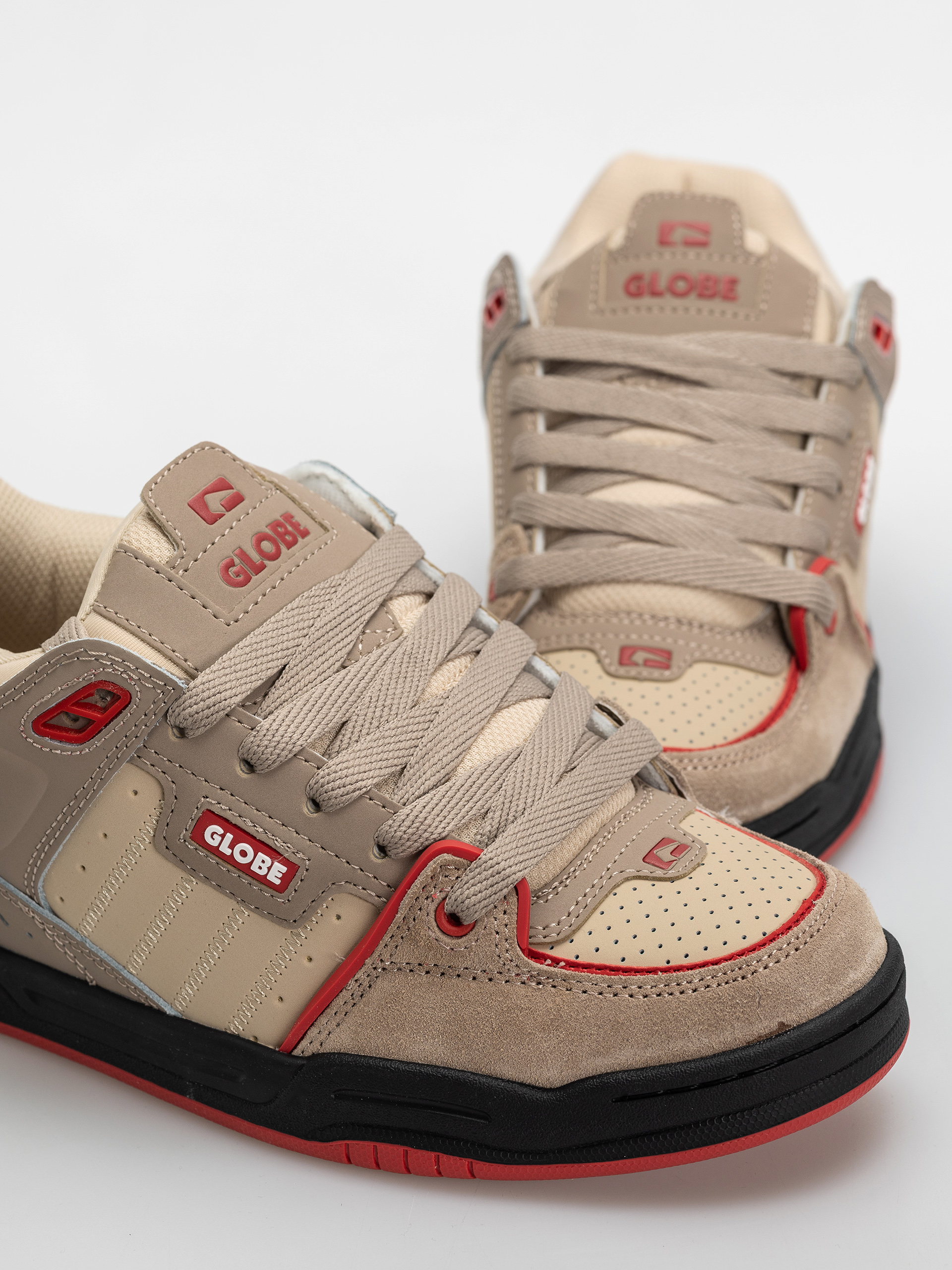Boty Globe Fusion (khaki/red)