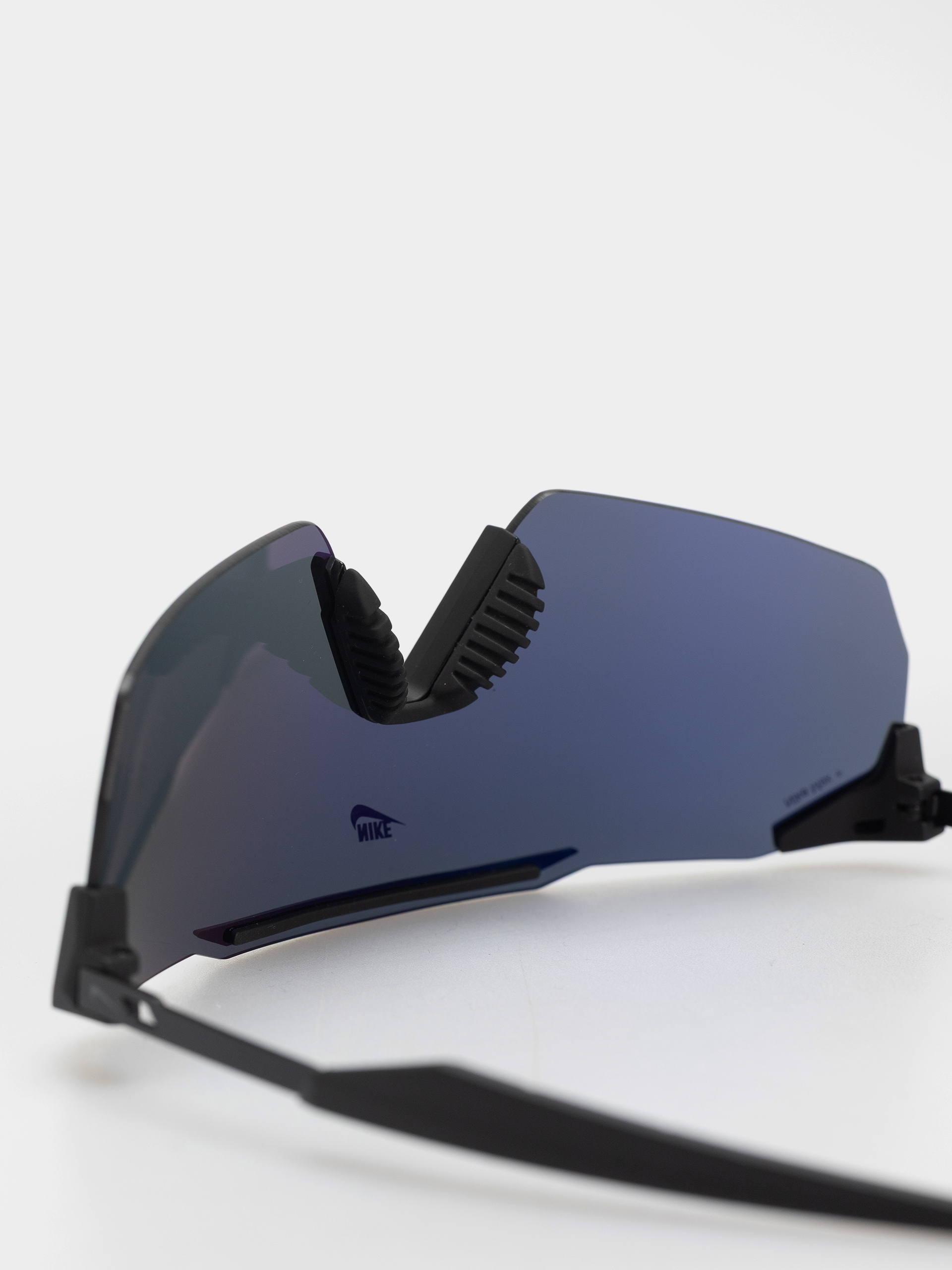 Sluneční brýle Nike Limitless Shield (matte black/grey)