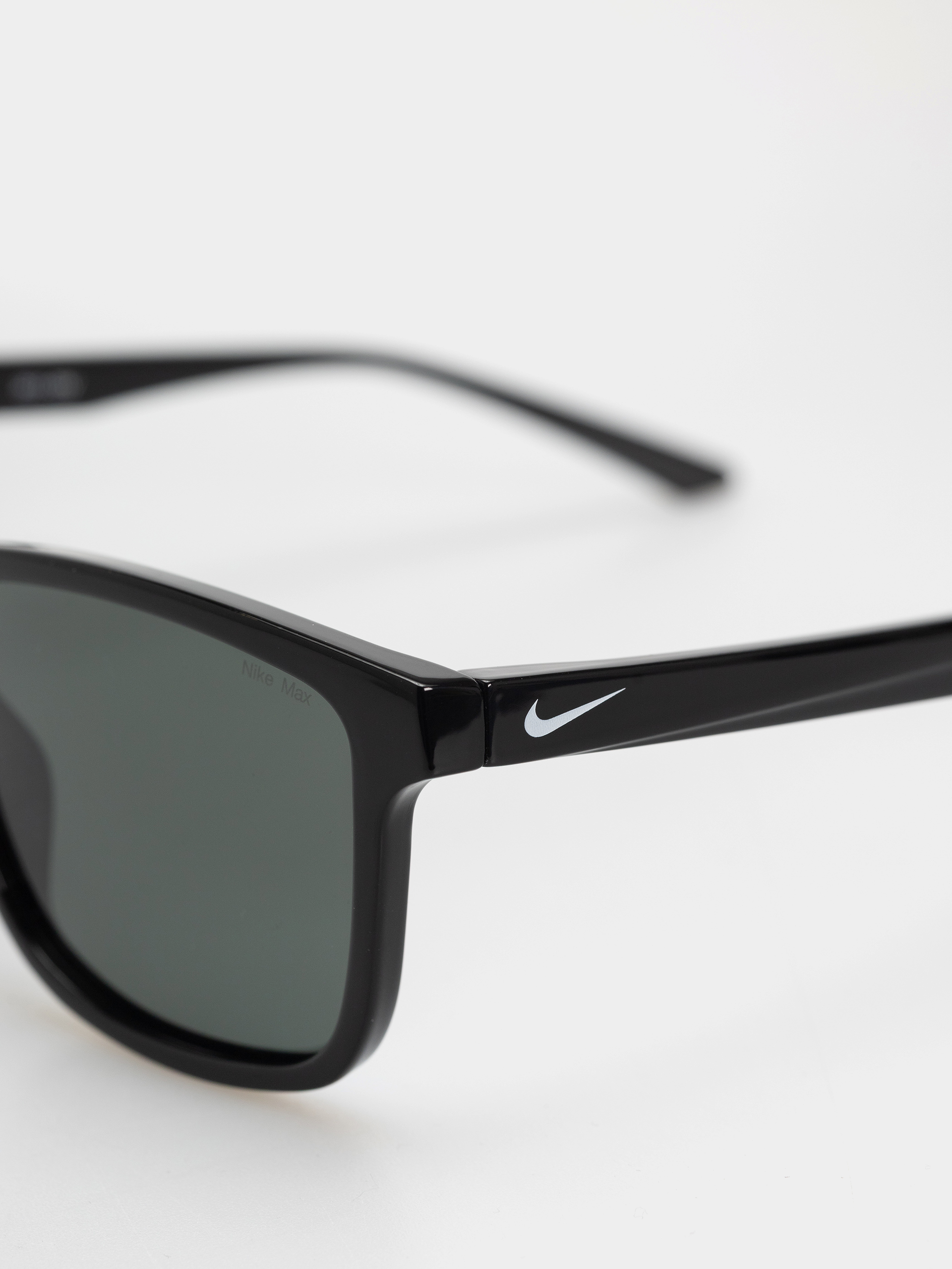 Sluneční brýle Nike Vital Core P (black/polar green)