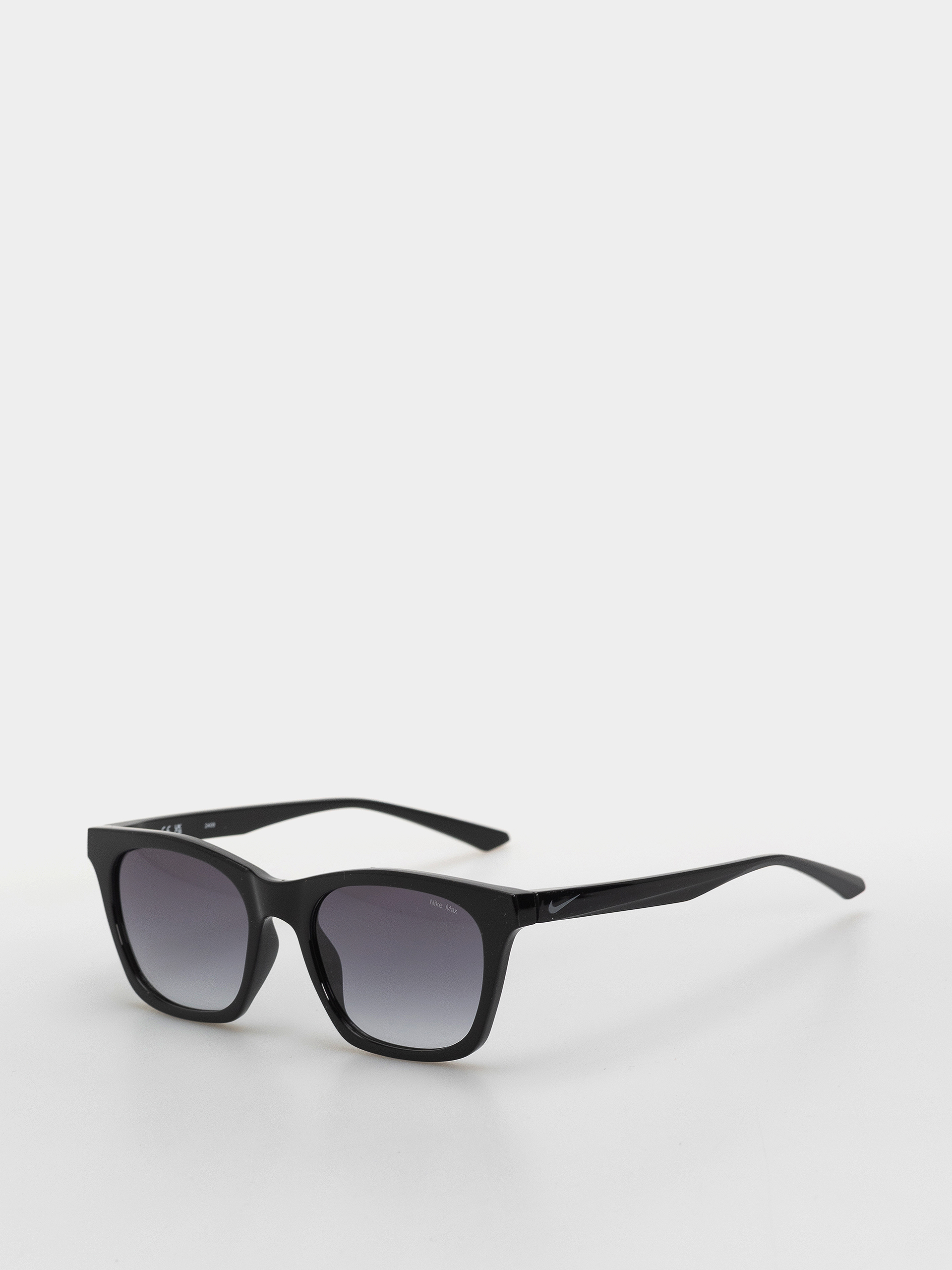 Sluneční brýle Nike Vital Flow (black/smoke gradient)