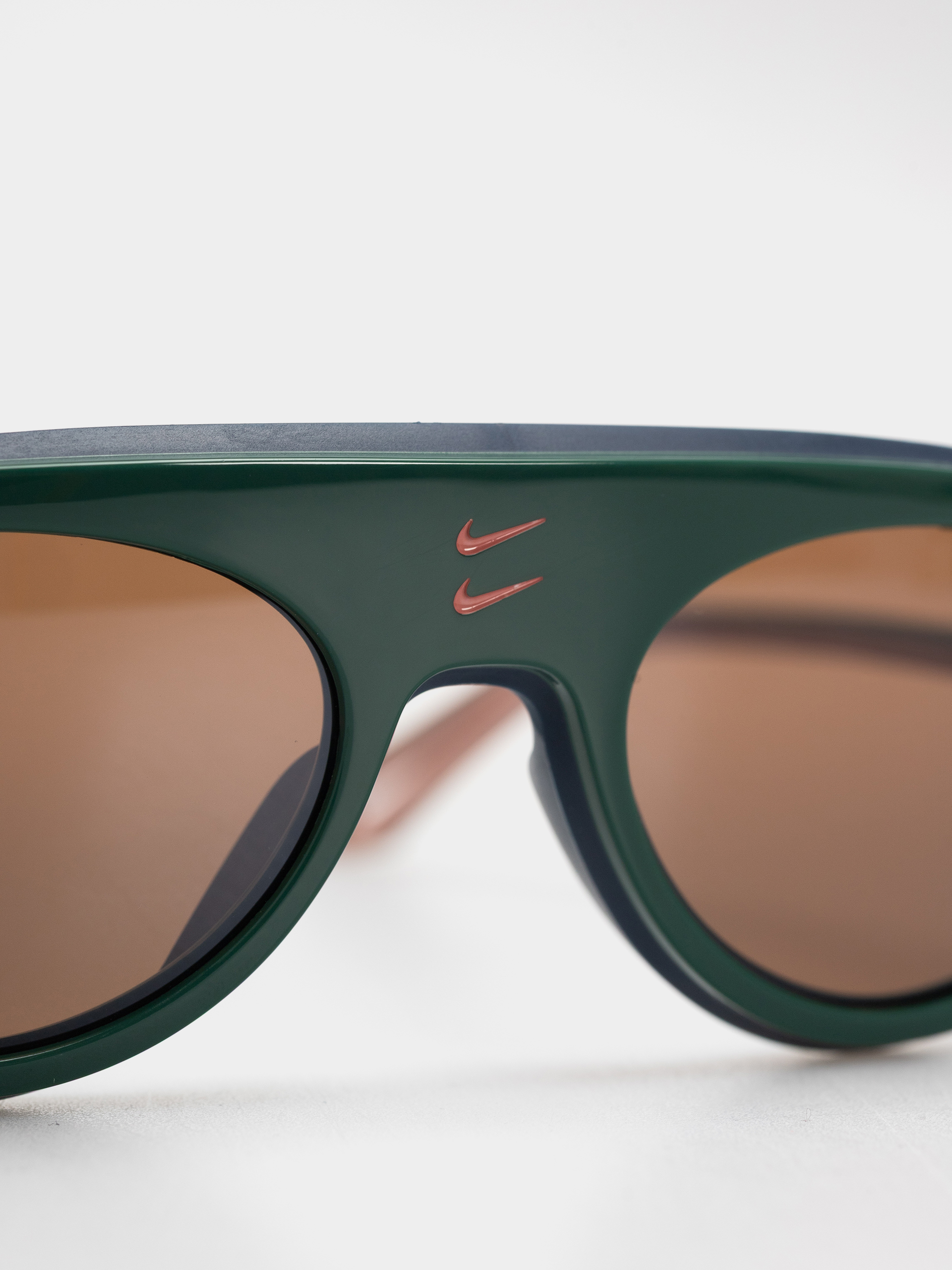 Sluneční brýle Nike Forge Envy (fir/mauve)