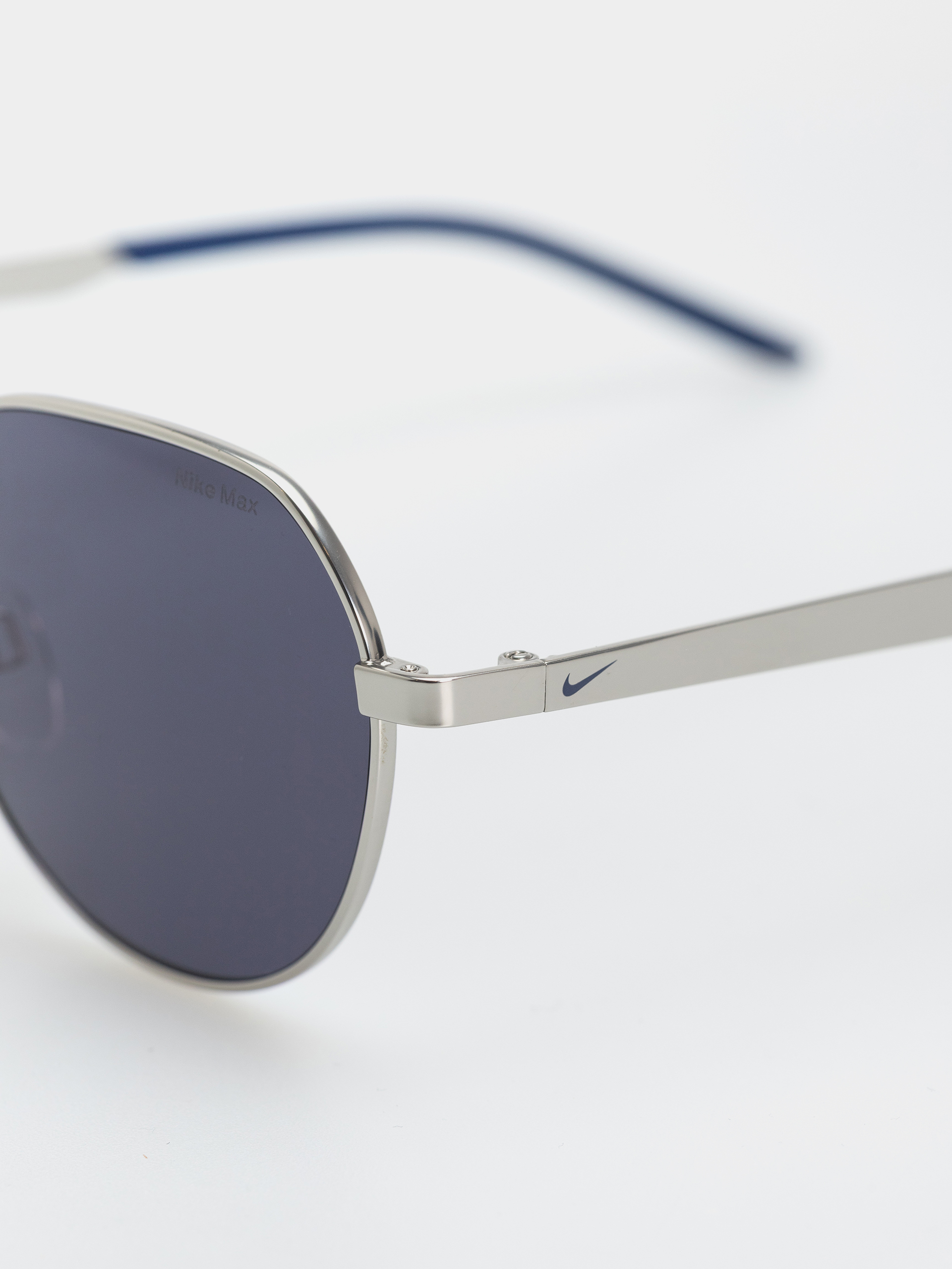 Sluneční brýle Nike Traveler Trend (satin silver/blue)