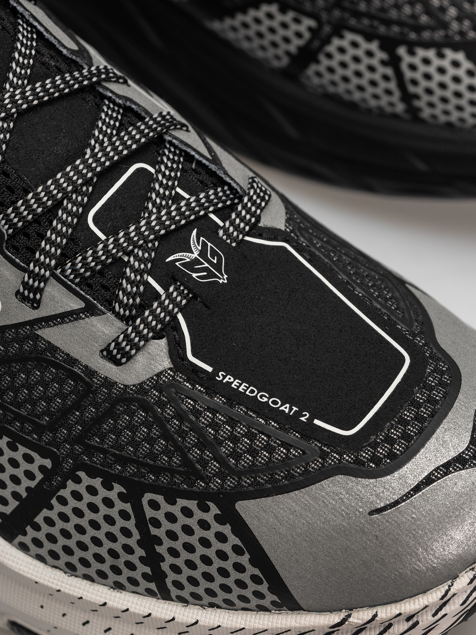 Boty Hoka Speedgoat 2 TS (black/stardust)