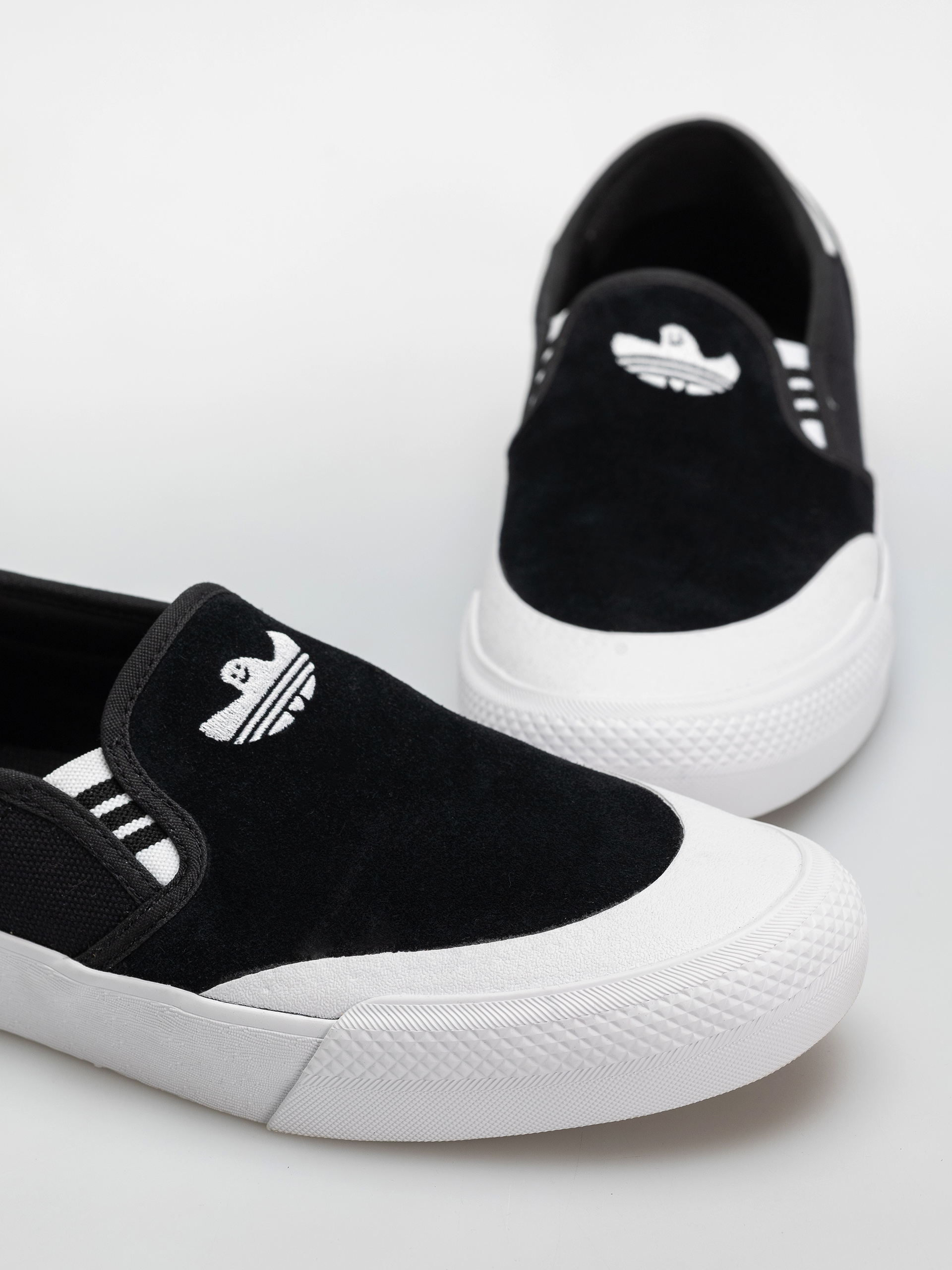 Boty adidas Shmoofoil Slip Rx (cblack/ftwwht/gum4)