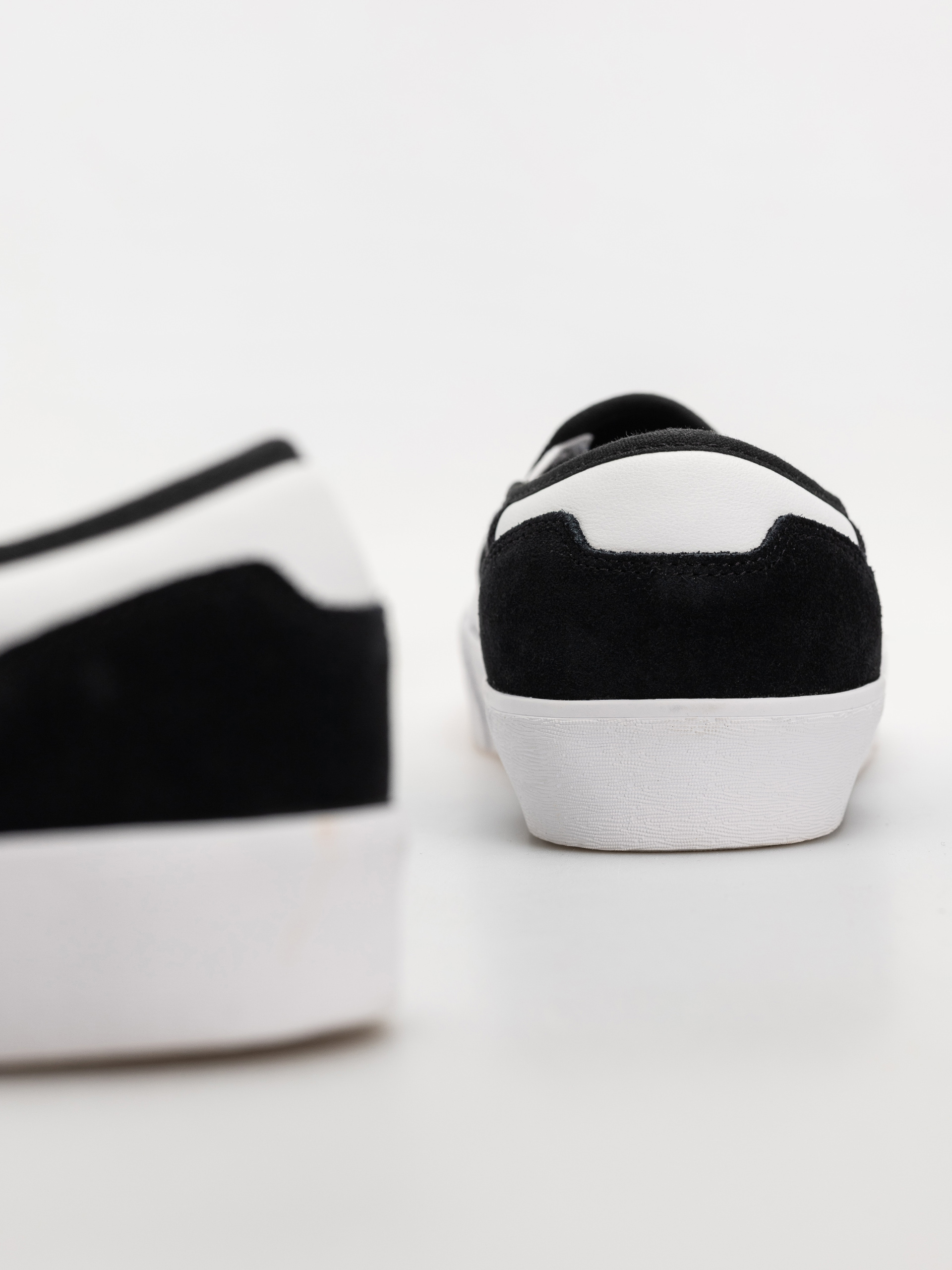 Boty adidas Shmoofoil Slip Rx (cblack/ftwwht/gum4)