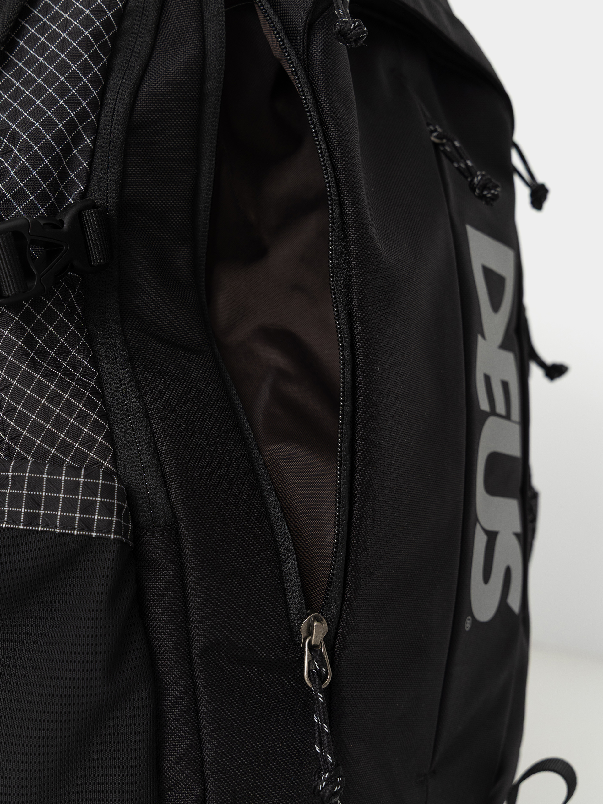Batoh Deus Ex Machina Field (black)