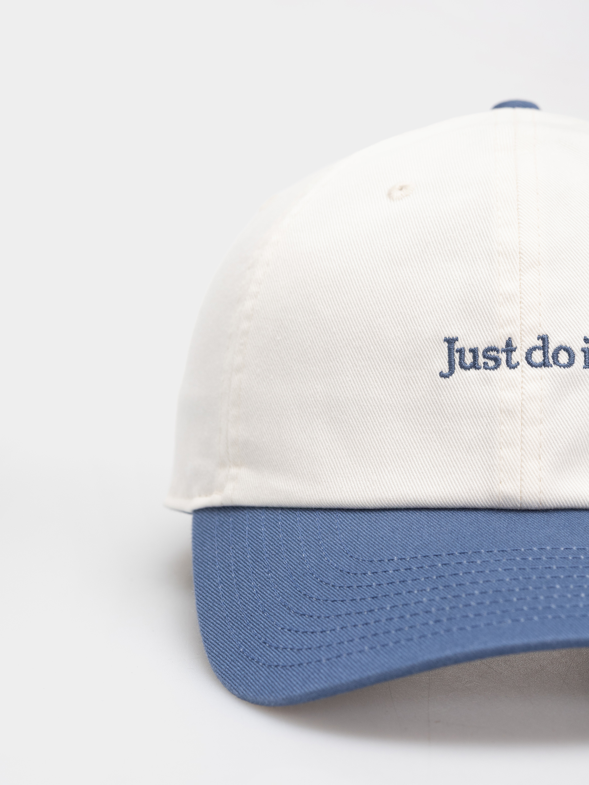 Kšiltovka  Nike SB Club Just Do It (sail/mystic navy/mystic navy)