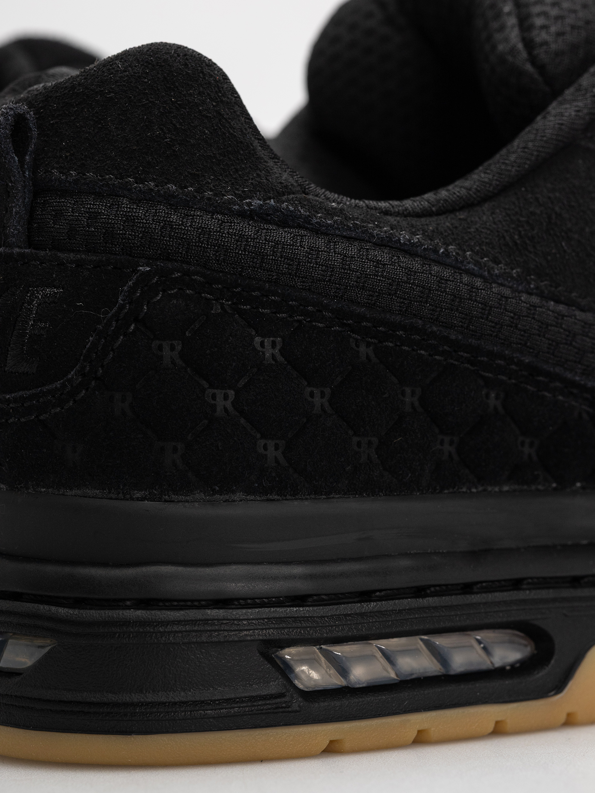 Boty Nike SB Paul Rodriguez Zoom Air Low (black/black/black/gum light brown)
