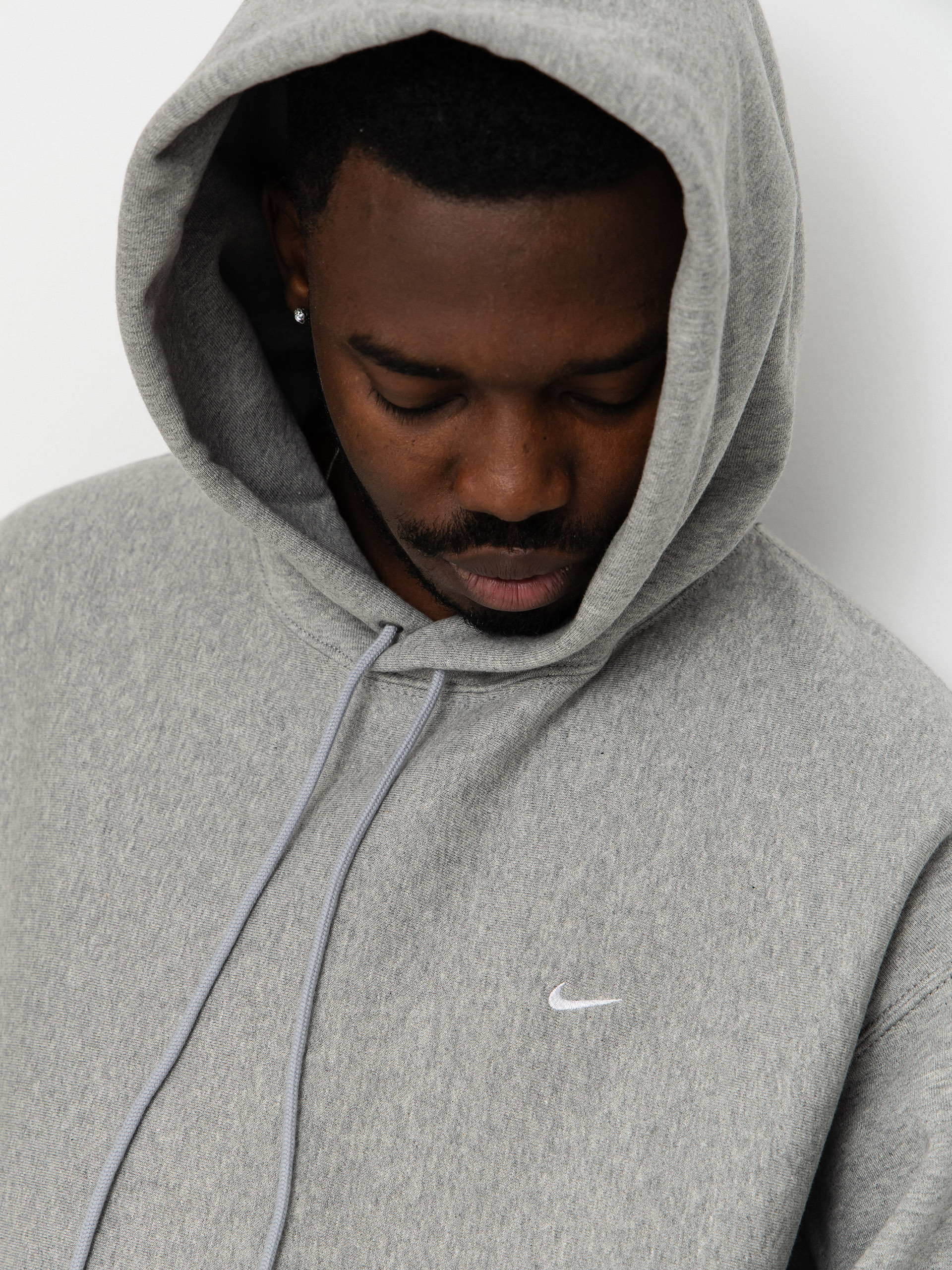 Mikina s kapucí Nike SB Solo Swoosh HD (dk grey heather/lt smoke grey/white)
