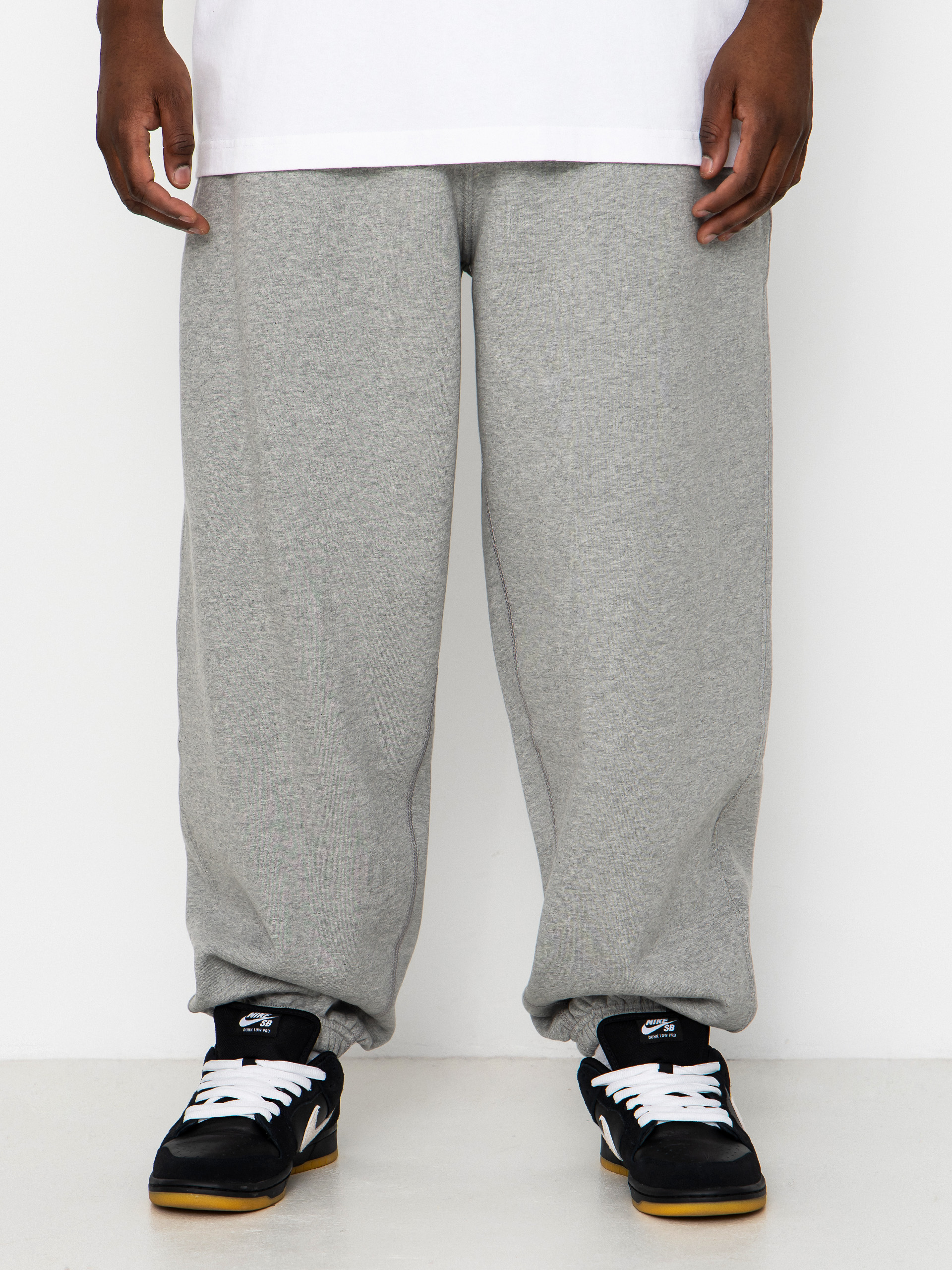 Kalhoty Nike SB Solo Swoosh (dk grey heather/lt smoke grey/white)