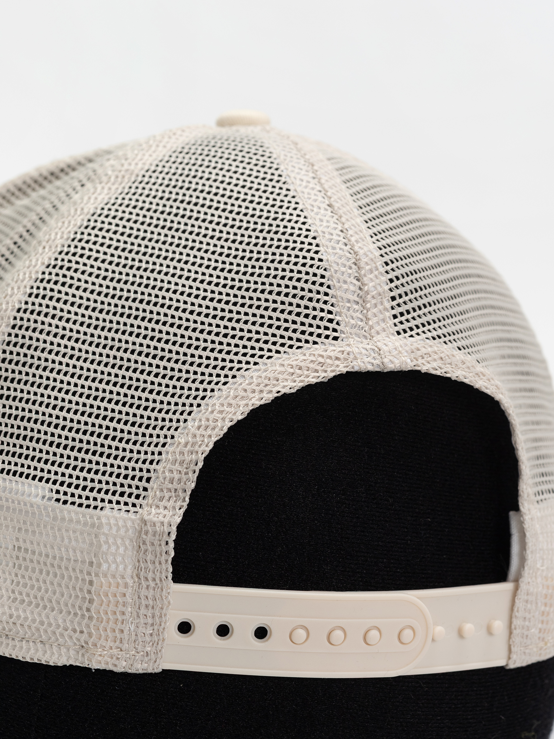 Kšiltovka  New Era Outline Trucker New York Yankees (light cream)