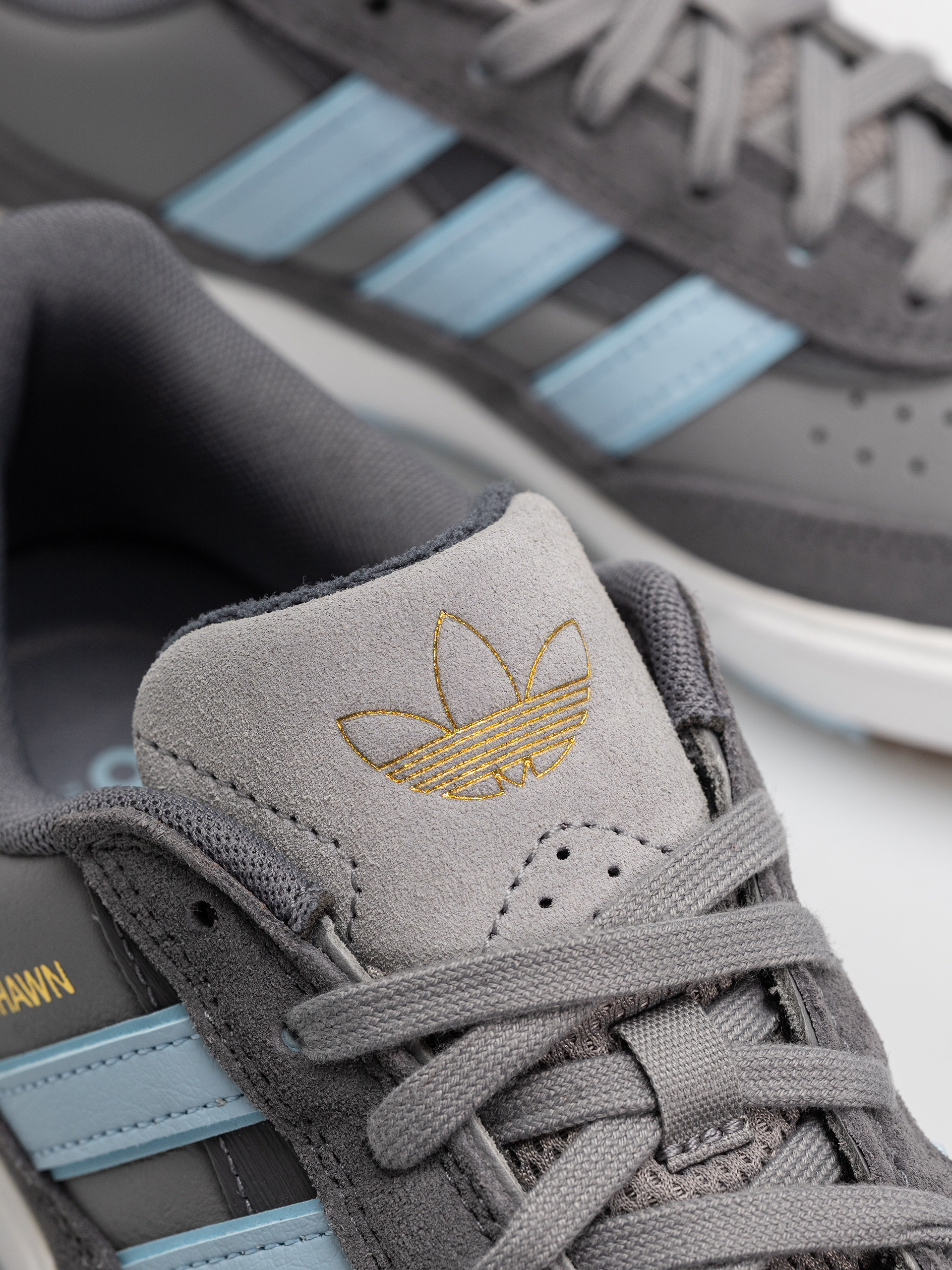 Boty adidas Tyshawn II (grefiv/clesky/ftwwht)