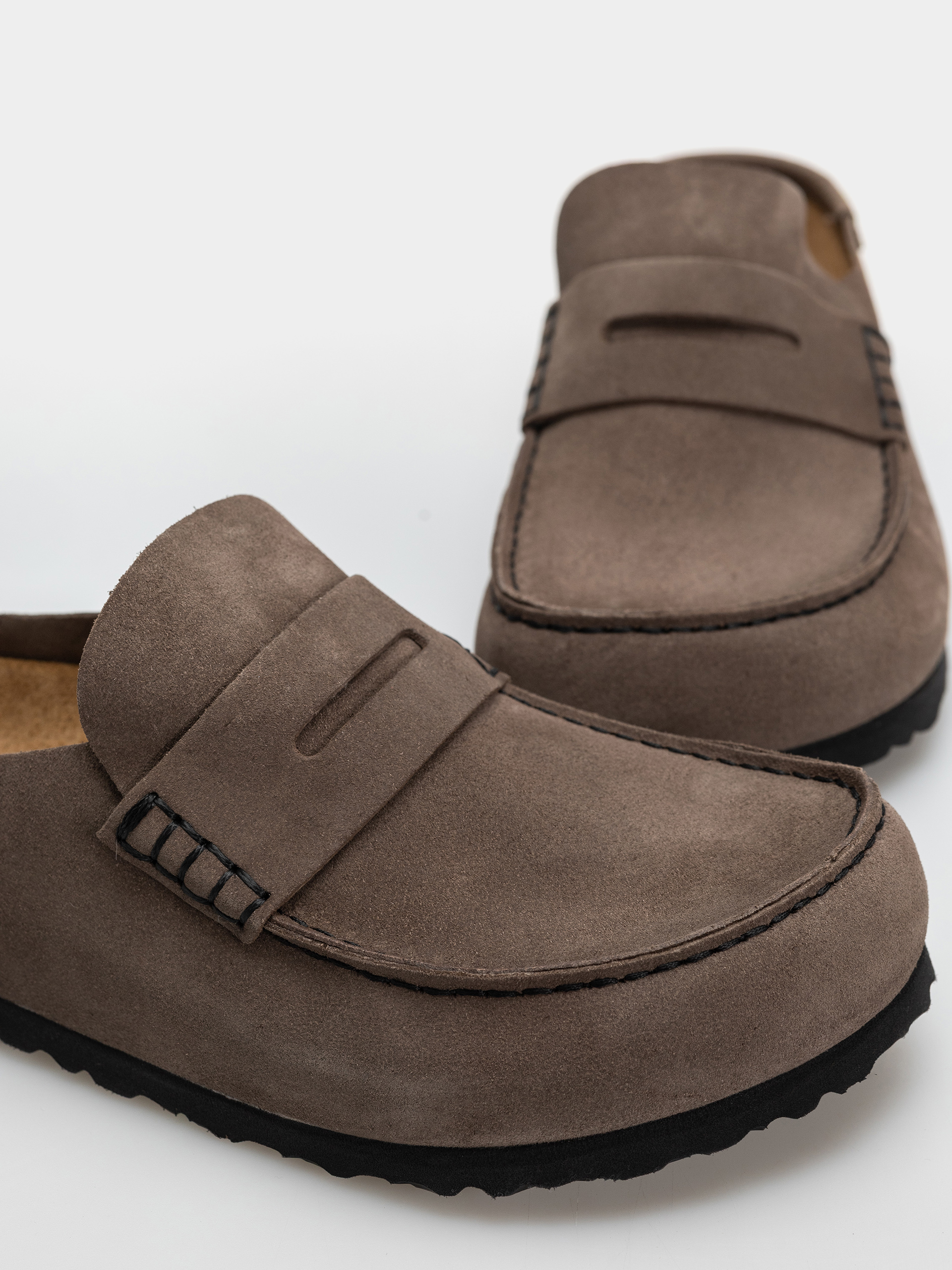 Plážovky Birkenstock Naples Wrapped Suede Leather Regular (concrete gray)
