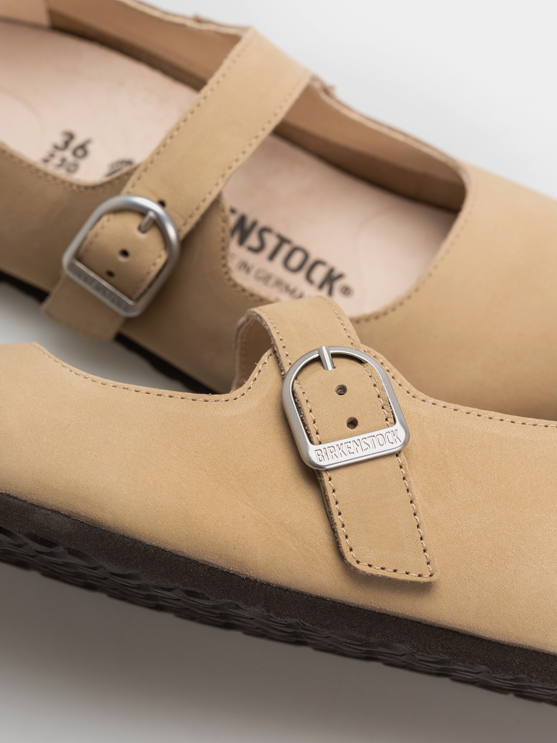 Plážovky Birkenstock Santa Clarita Nubuck Leather Narrow Wmn (sandcastle)