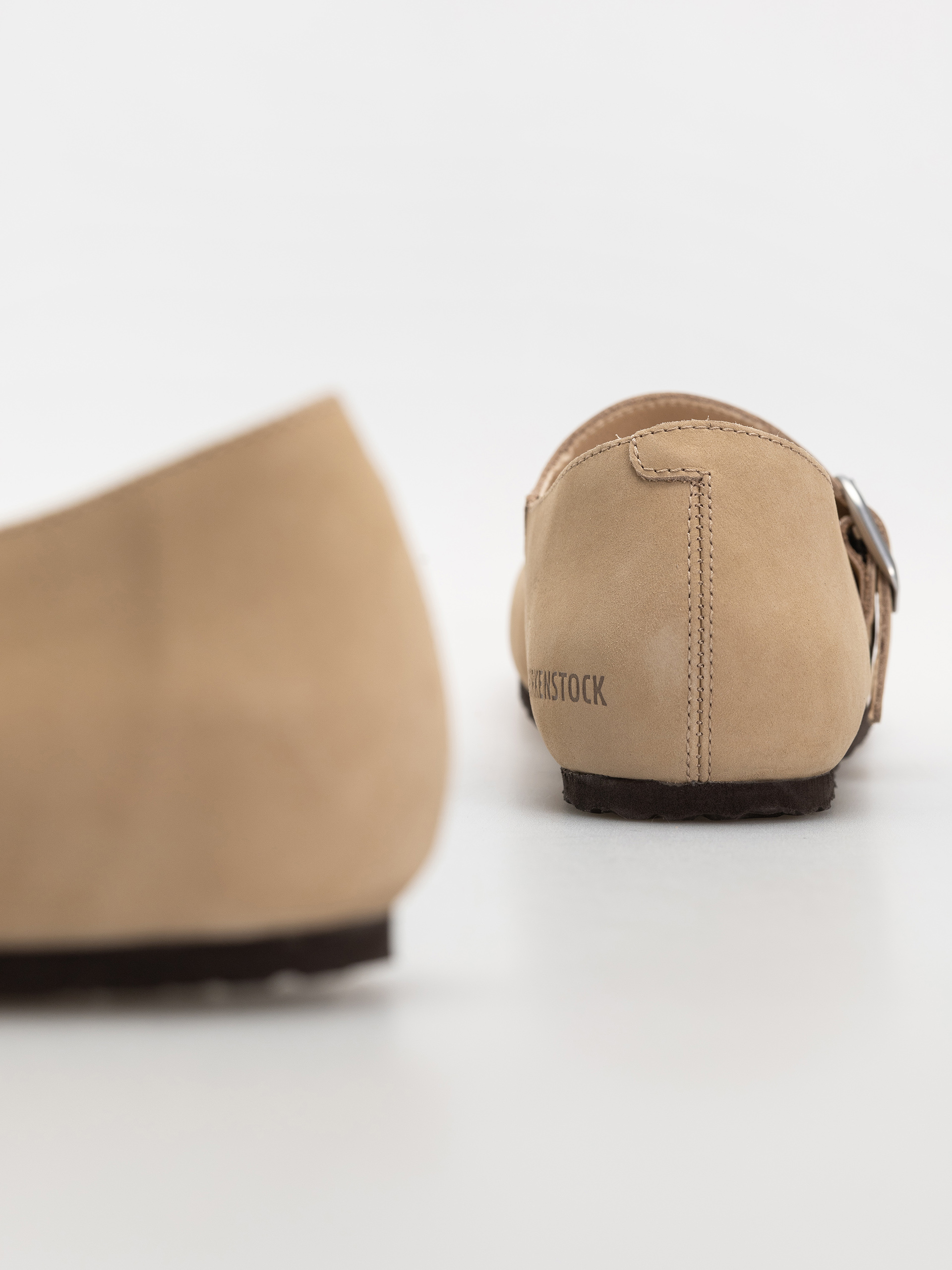 Plážovky Birkenstock Santa Clarita Nubuck Leather Narrow Wmn (sandcastle)