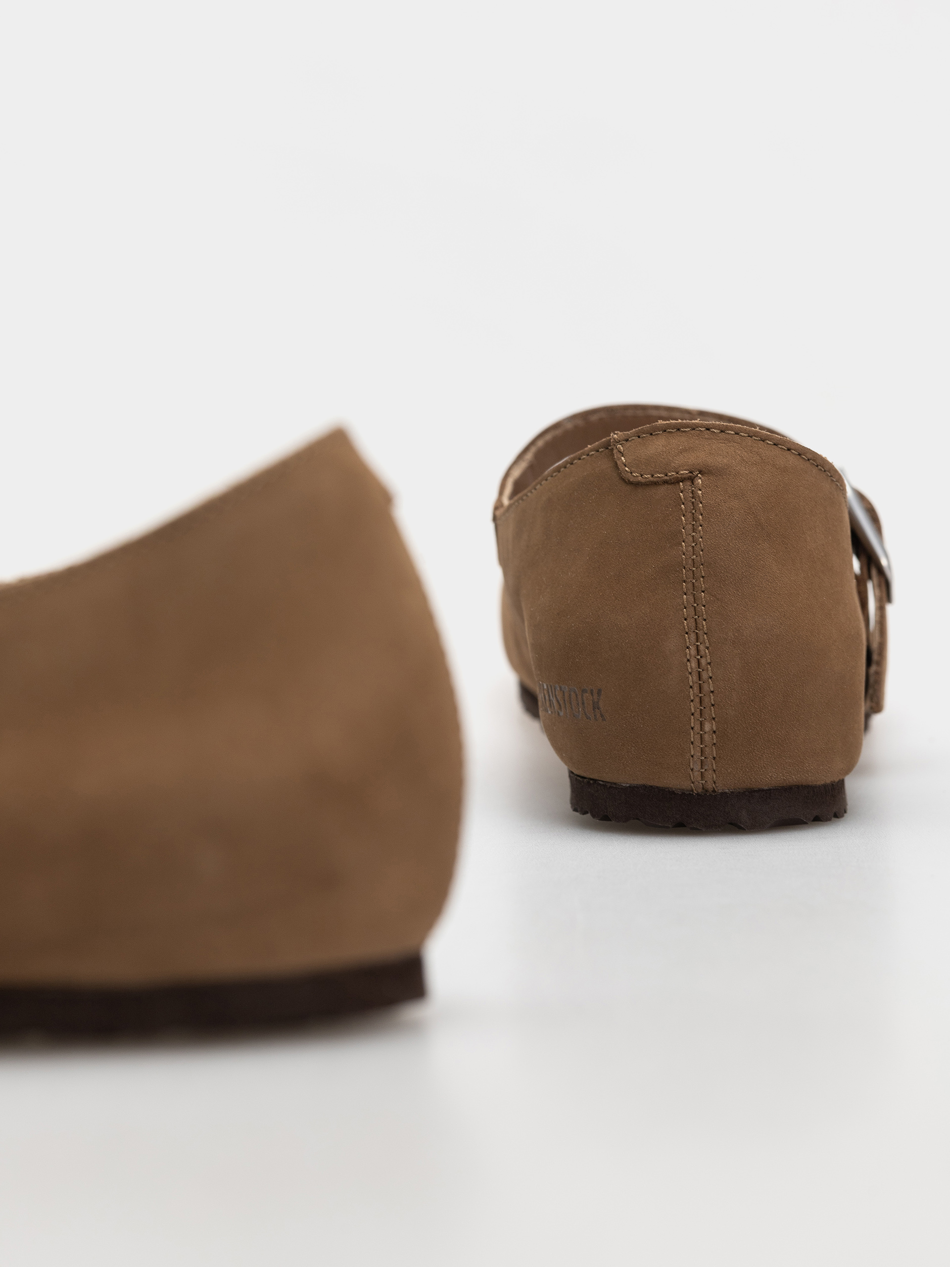 Plážovky Birkenstock Santa Clarita Nubuck Leather Narrow Wmn (dark tea)
