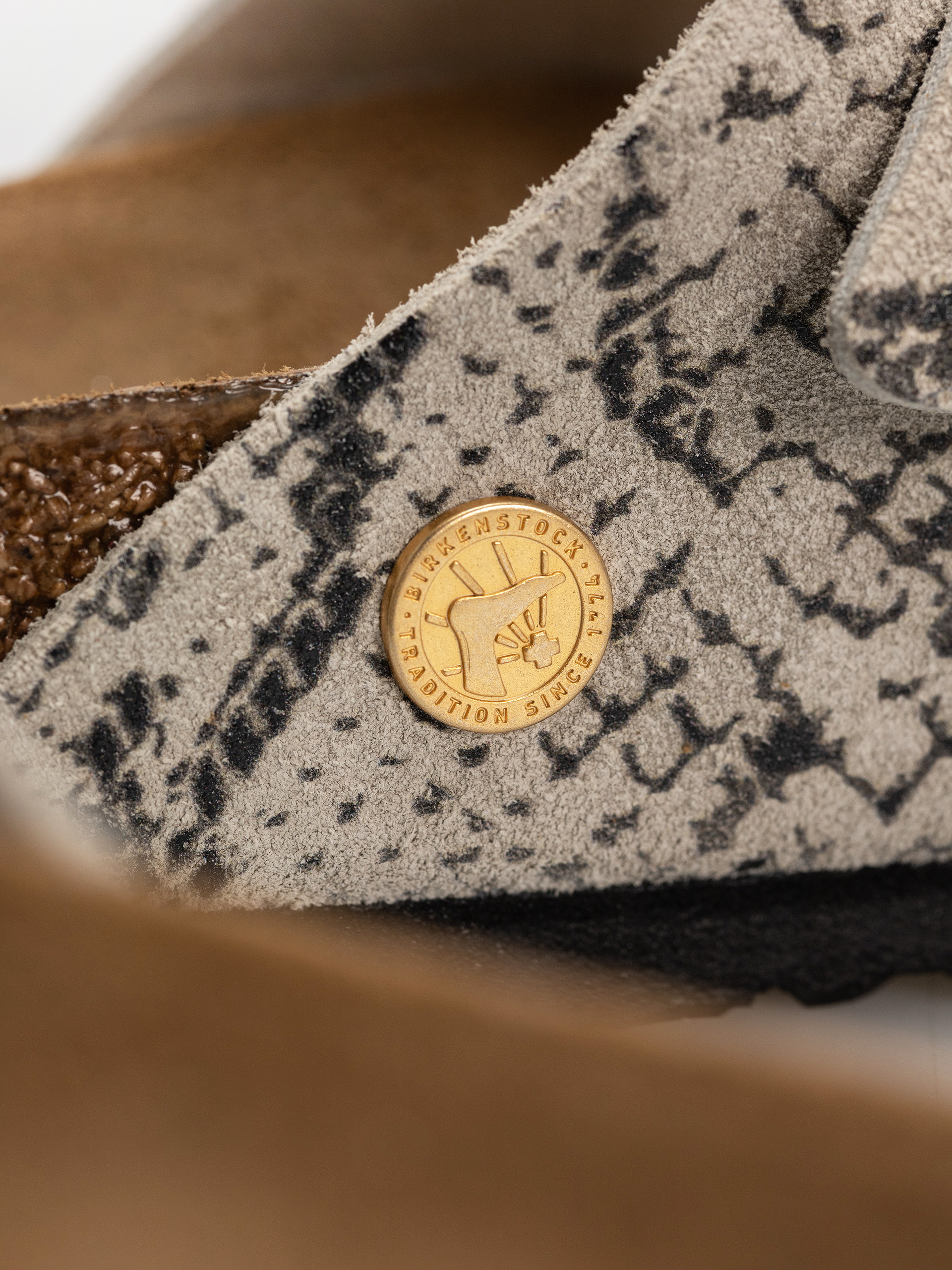 Plážovky Birkenstock Arizona Suede Leather Narrow Wmn (snake oyster)
