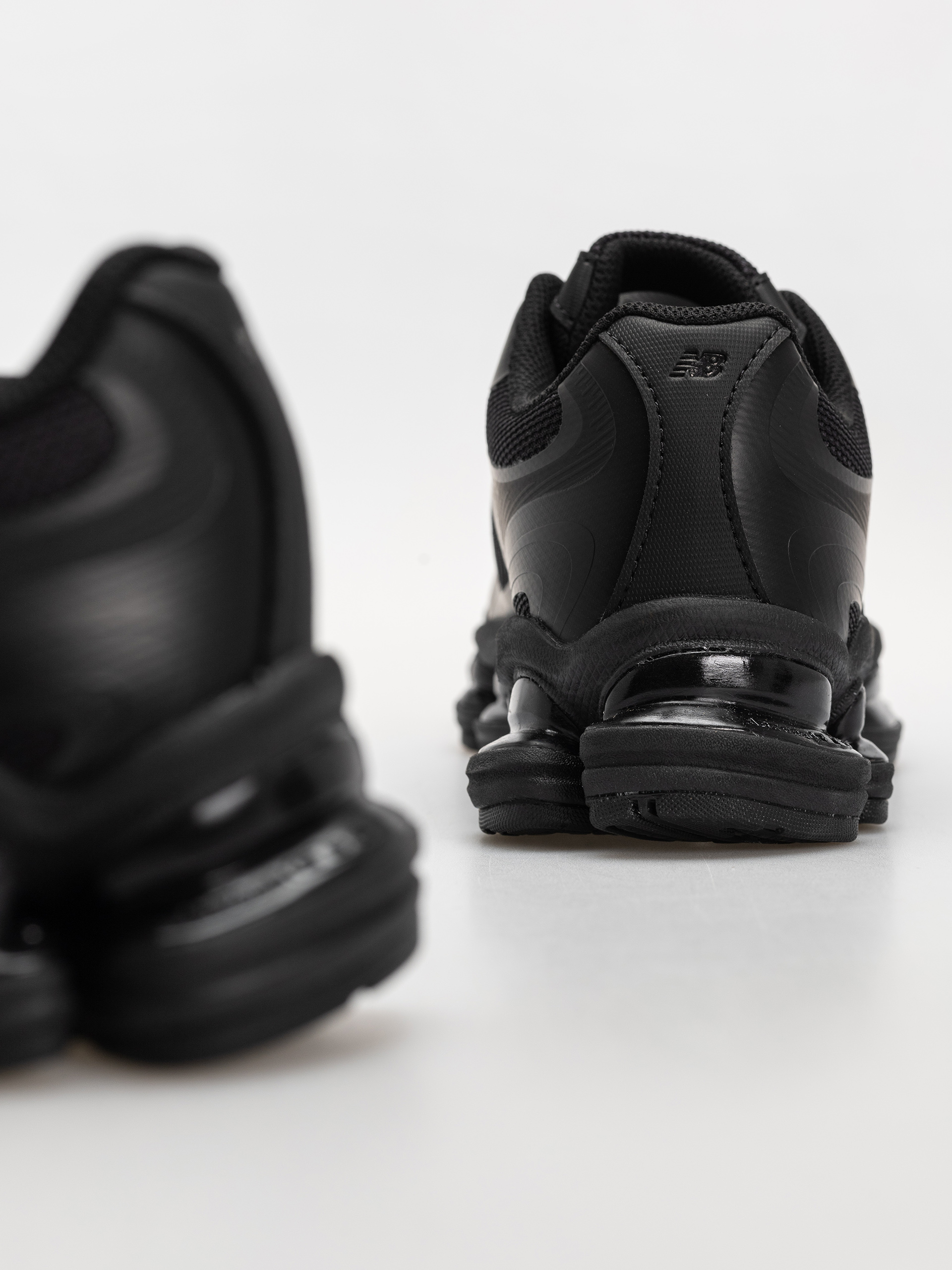Boty New Balance 2000 (black/white)