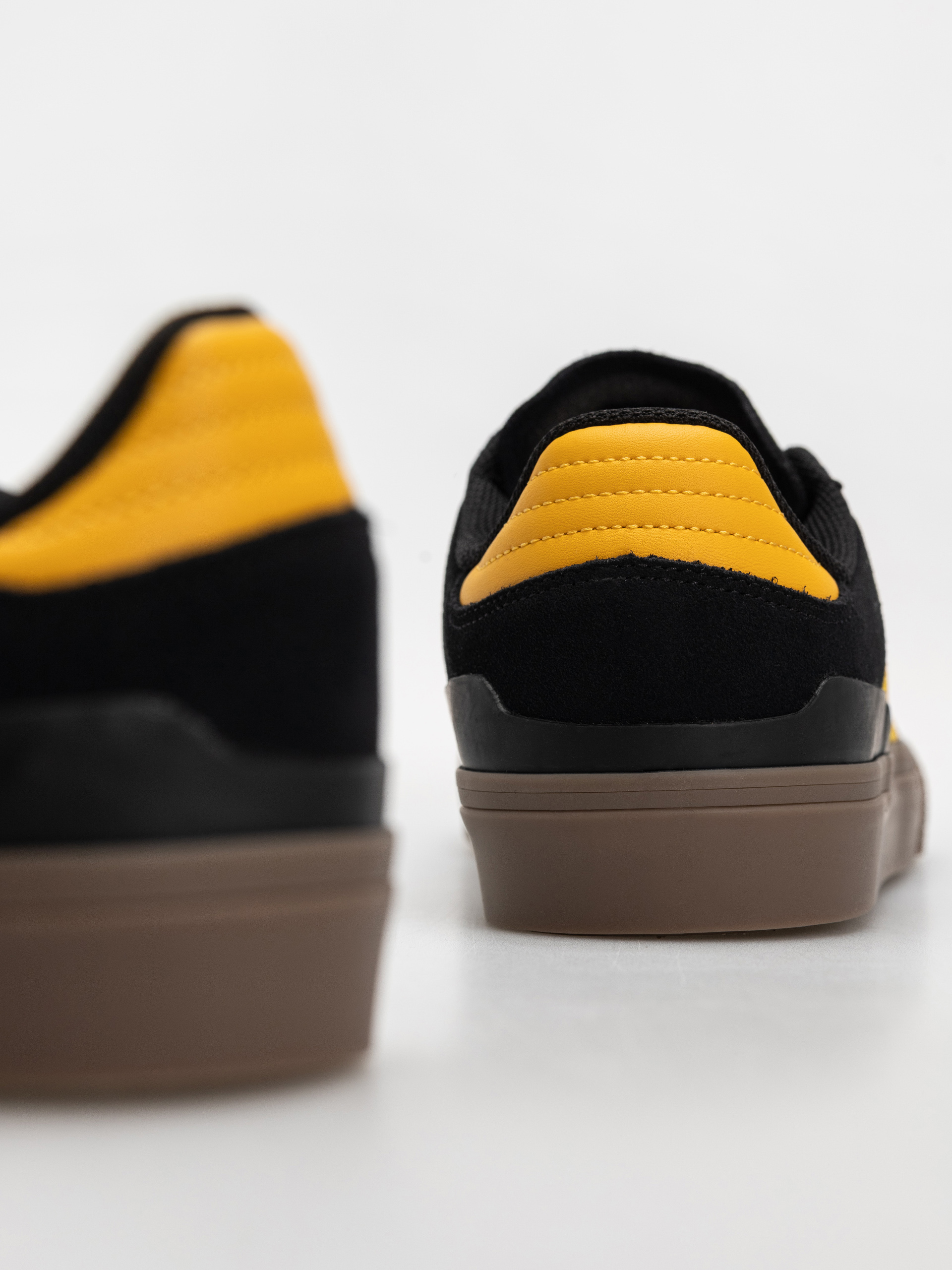 Boty adidas Busenitz Vulc II (cblack/preyel/gum4)