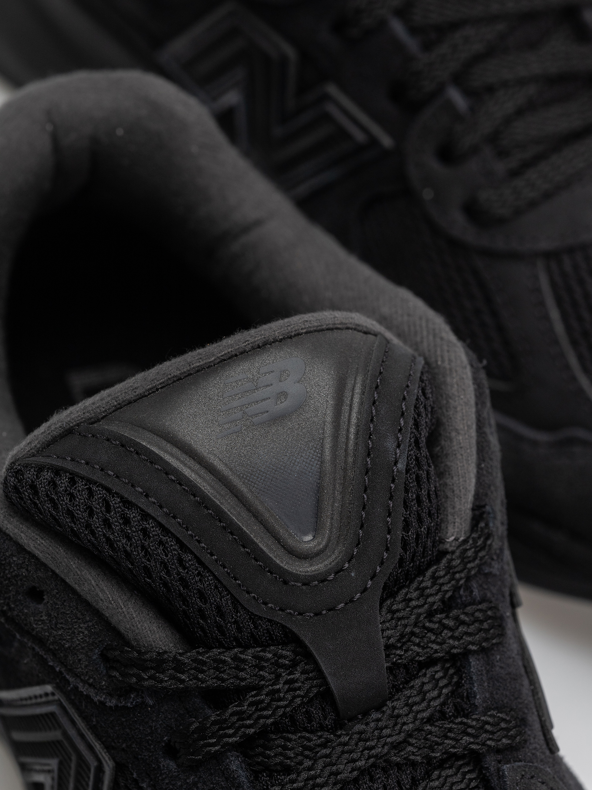 Boty New Balance 2010 (black/black)