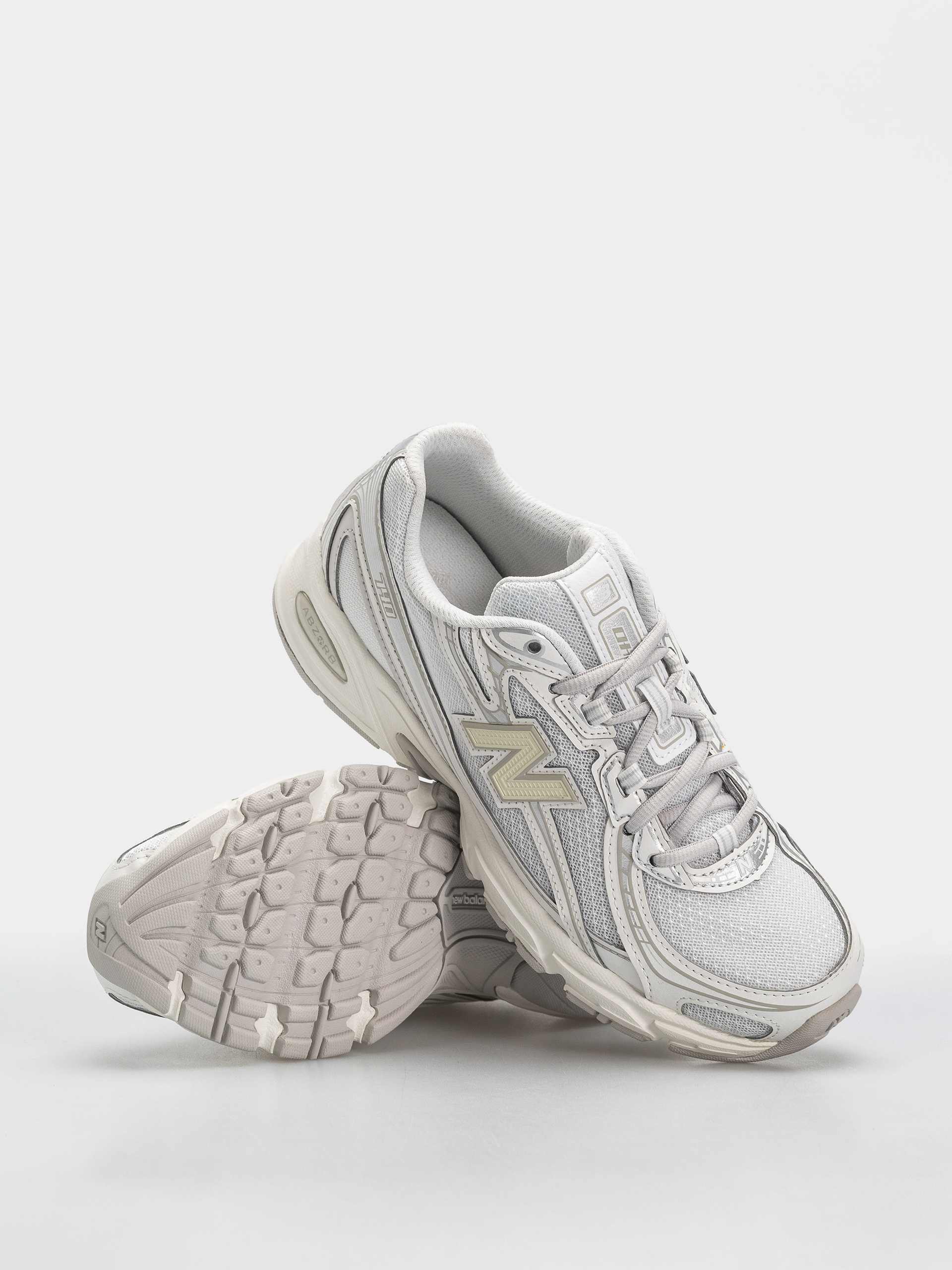 Boty New Balance 740 (white/silver metallic)