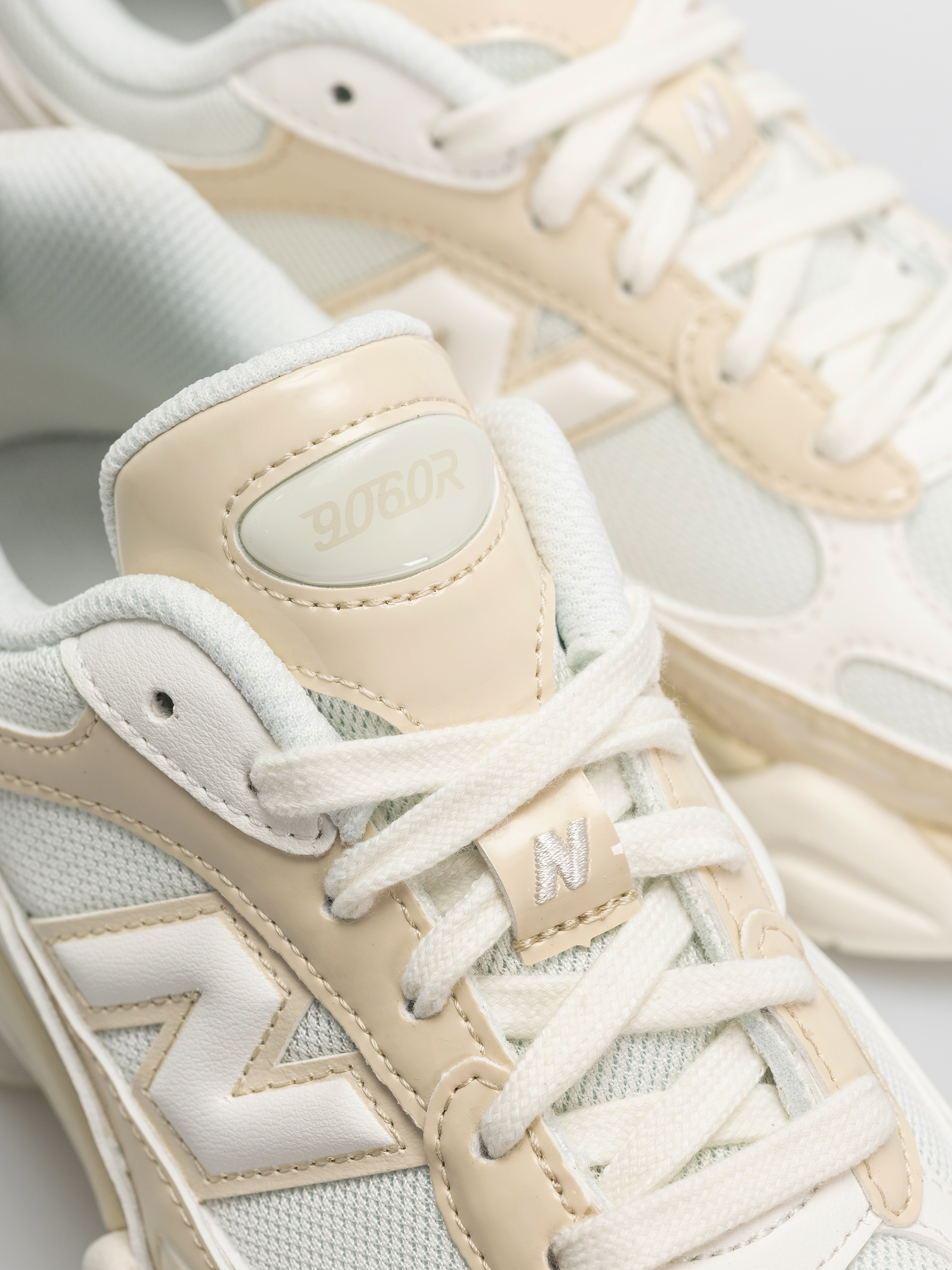 Boty New Balance 9060 (bone/sea salt)