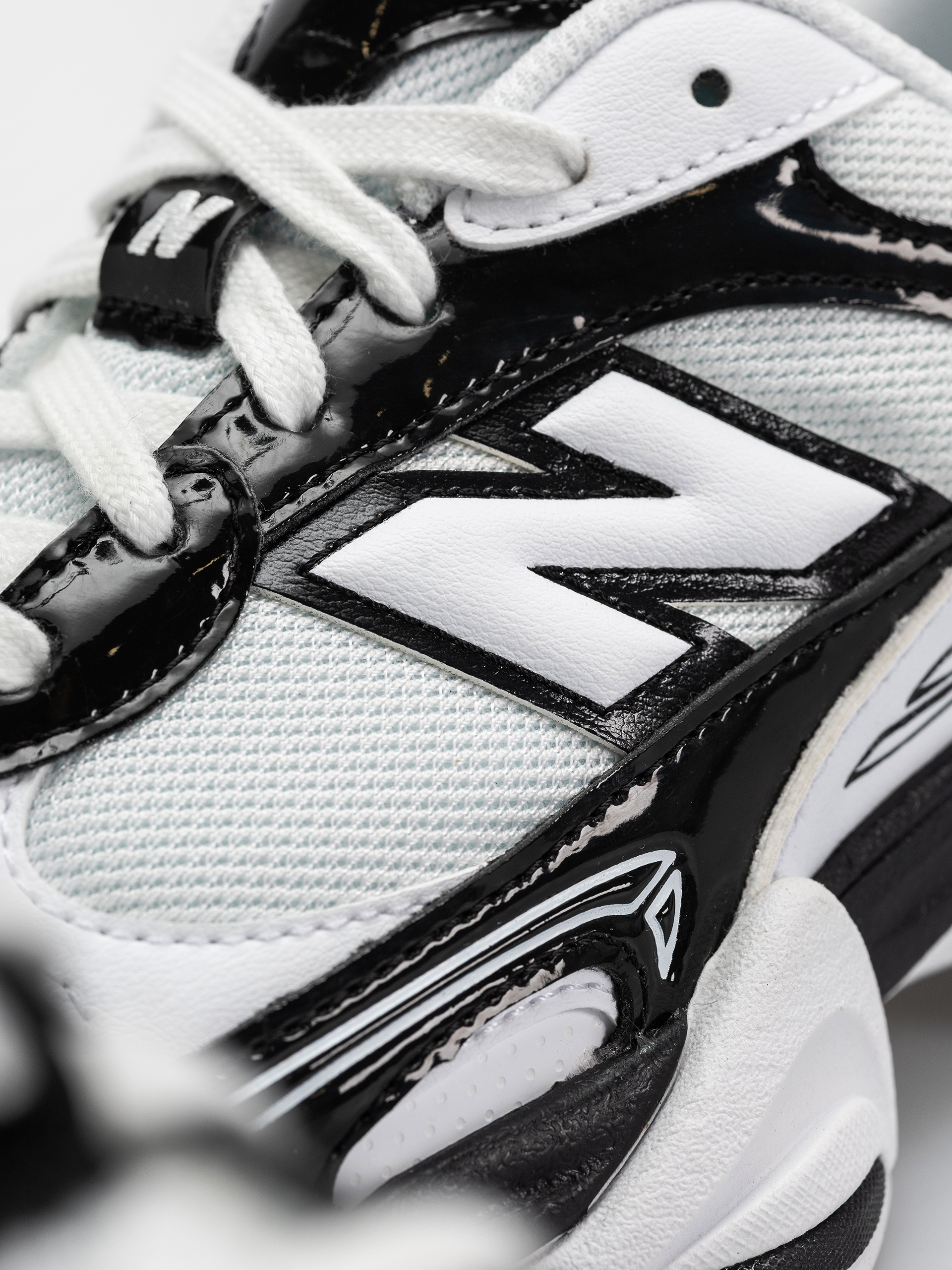 Boty New Balance 9060 (black/white)