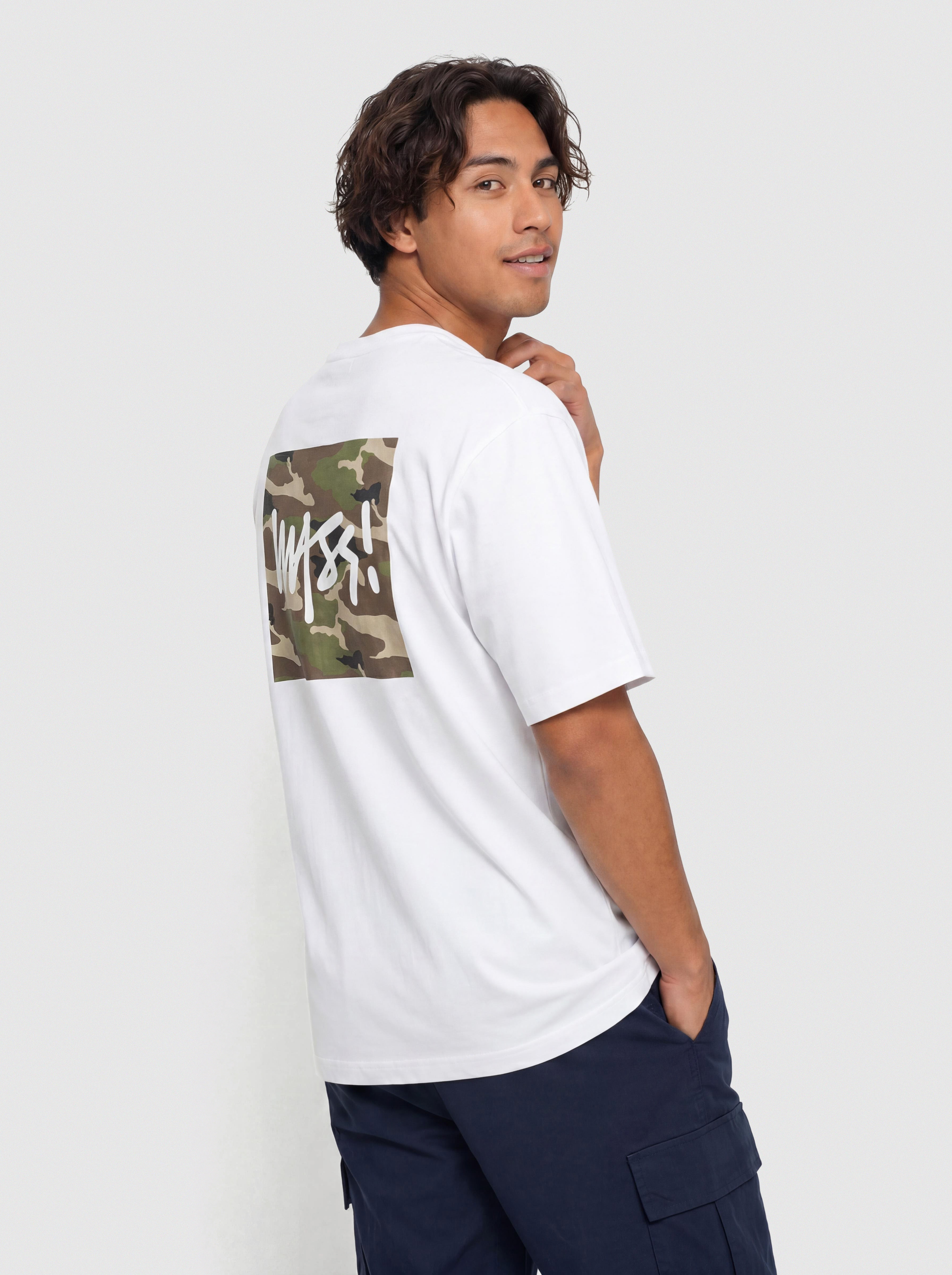 Triu010dko MassDnm Camo Sign (white)