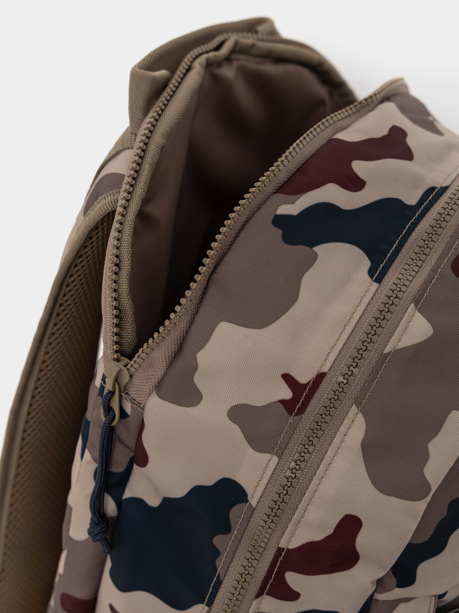 Batoh adidas Fs+ Camo (khathr/khasix/aurink)