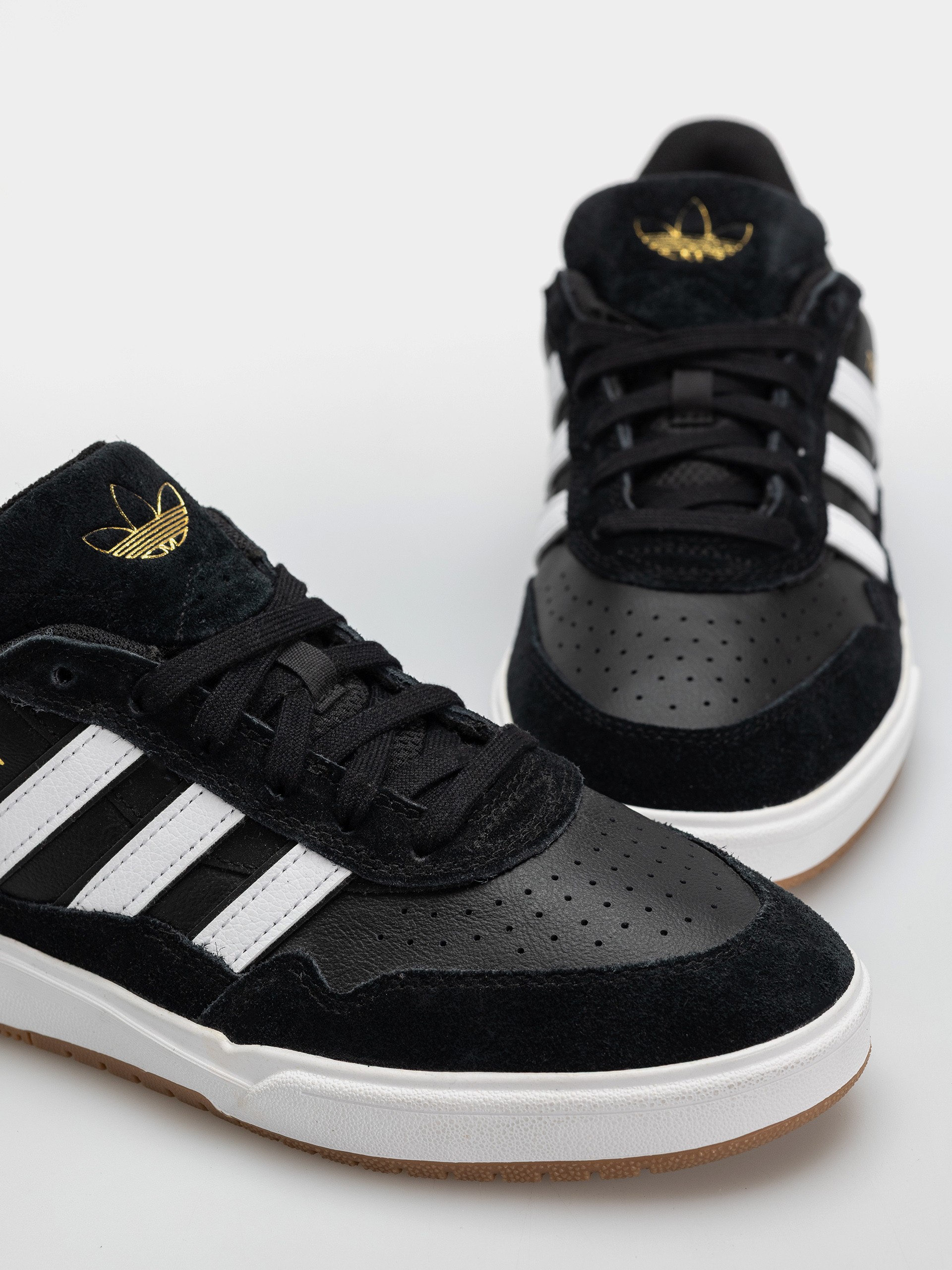 Boty adidas Tyshawn II (cblack/ftwwht/gum4)