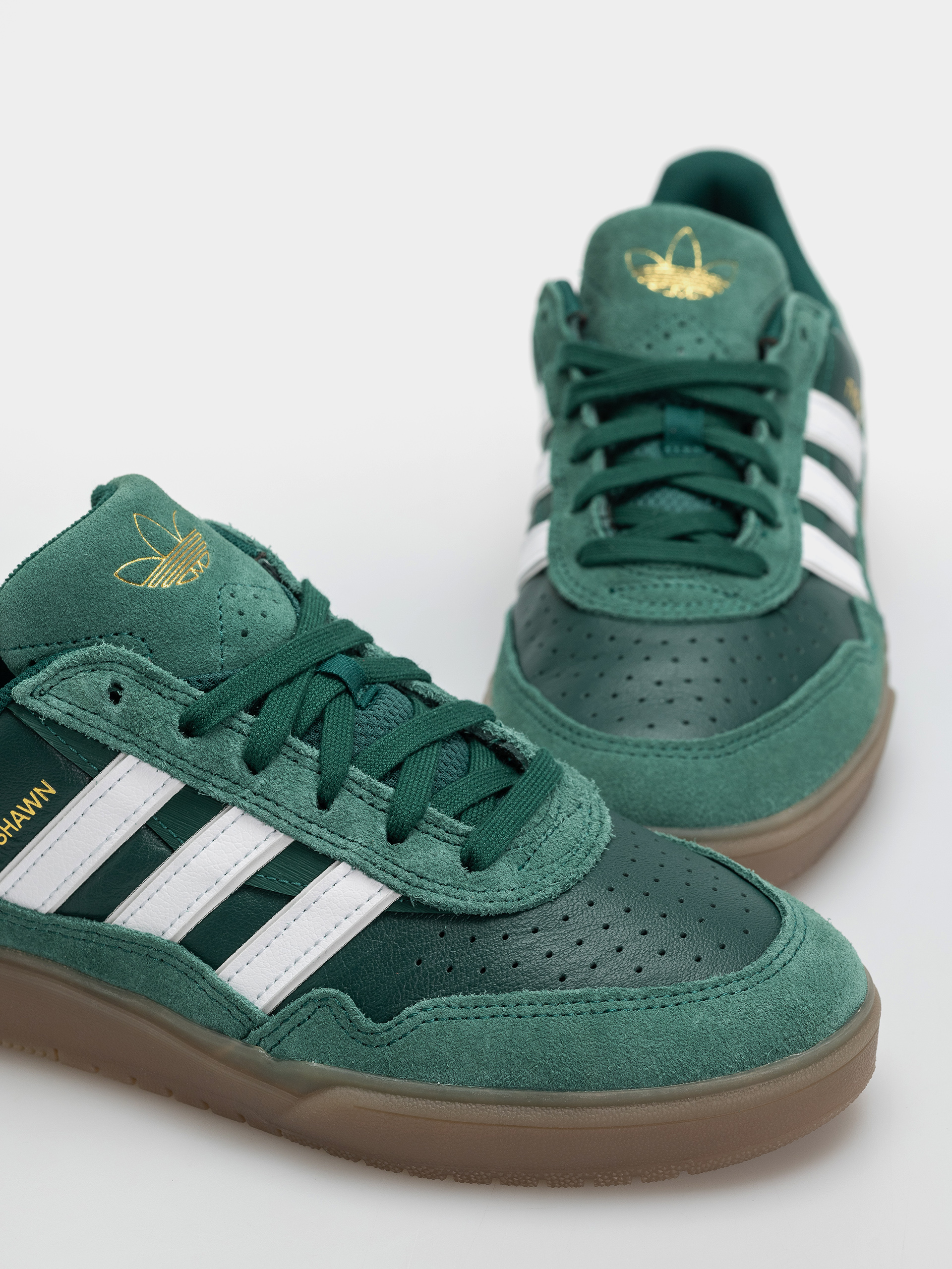 Boty adidas Tyshawn II (cgreen/ftwwht/gum5)