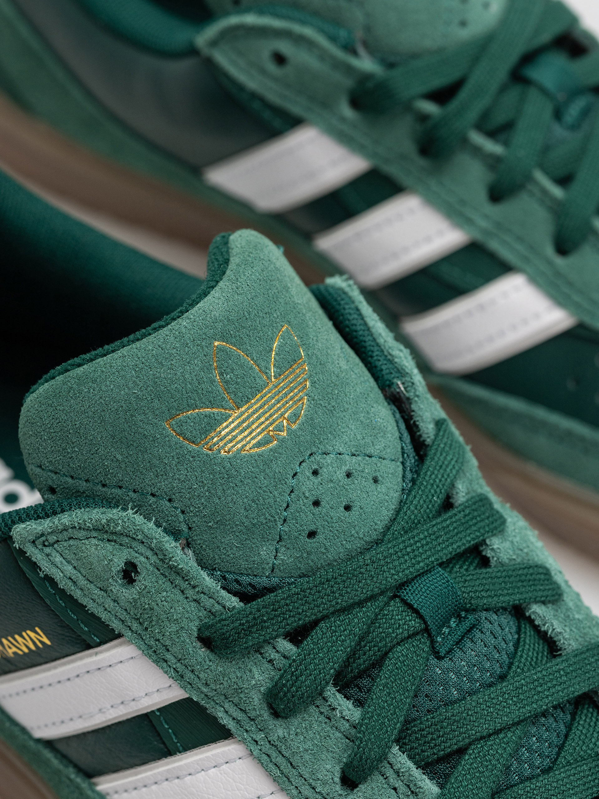Boty adidas Tyshawn II (cgreen/ftwwht/gum5)