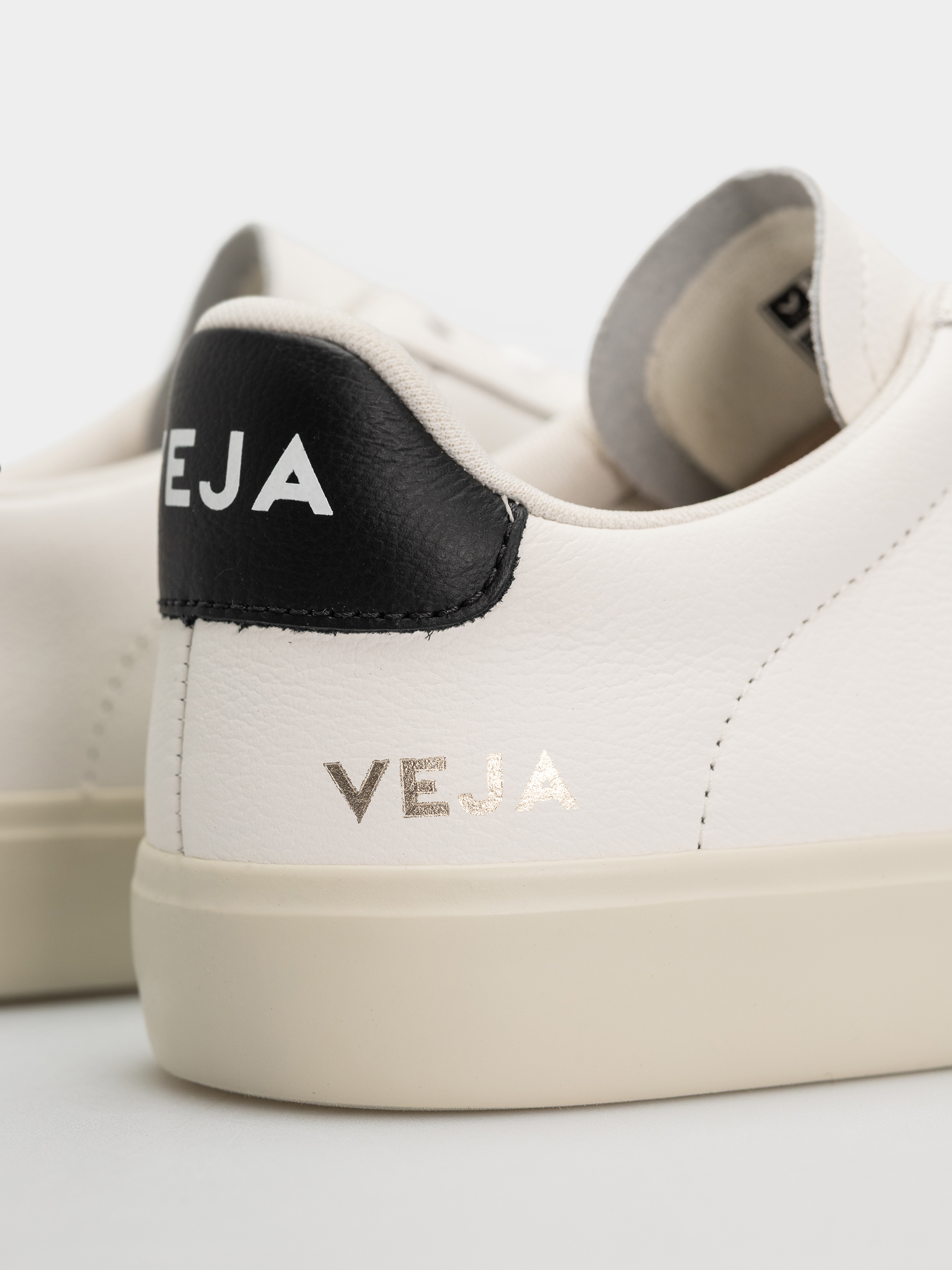 Boty Veja Campo Wmn (white silver black)