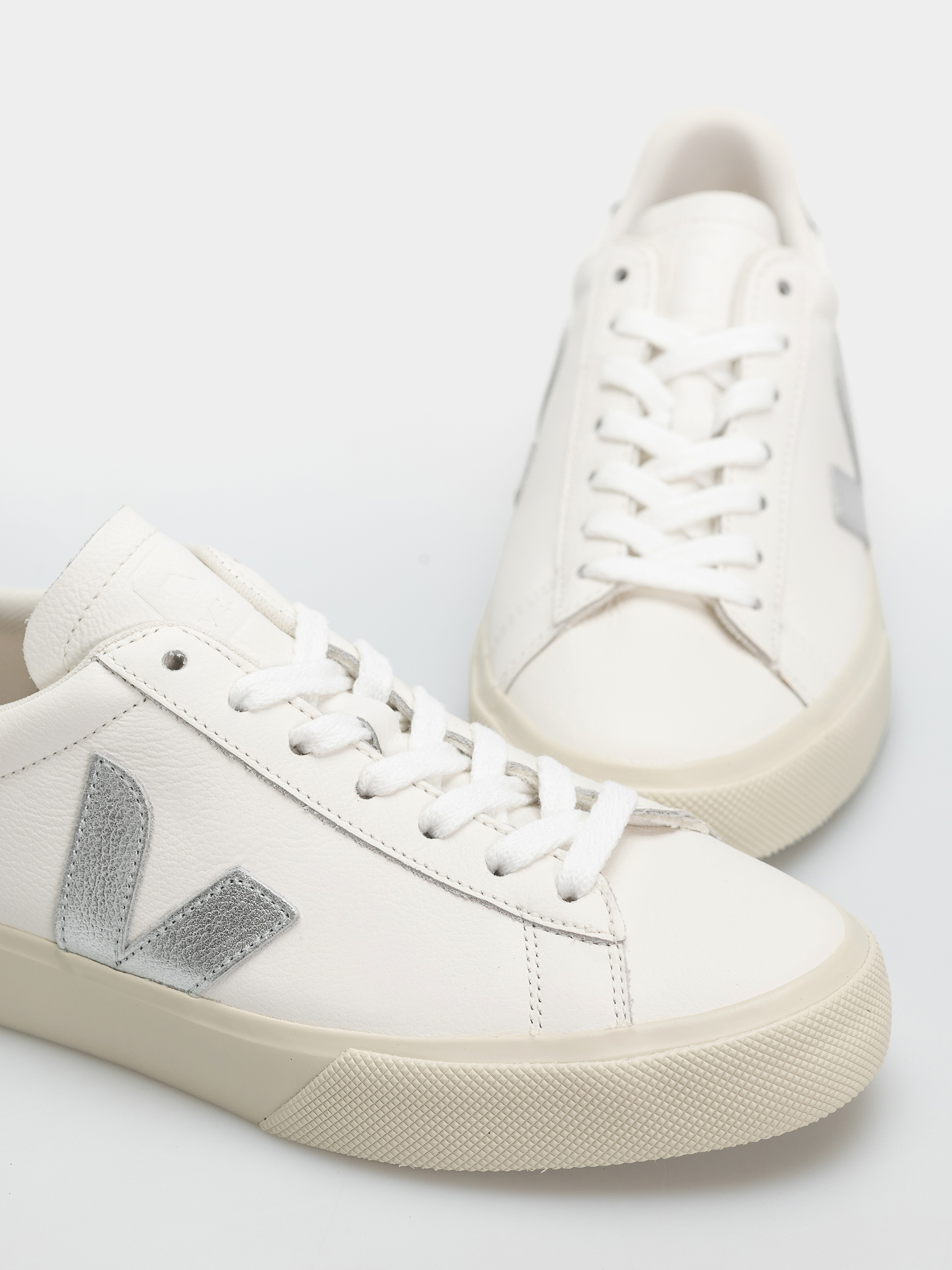 Boty Veja Campo Wmn (white silver black)