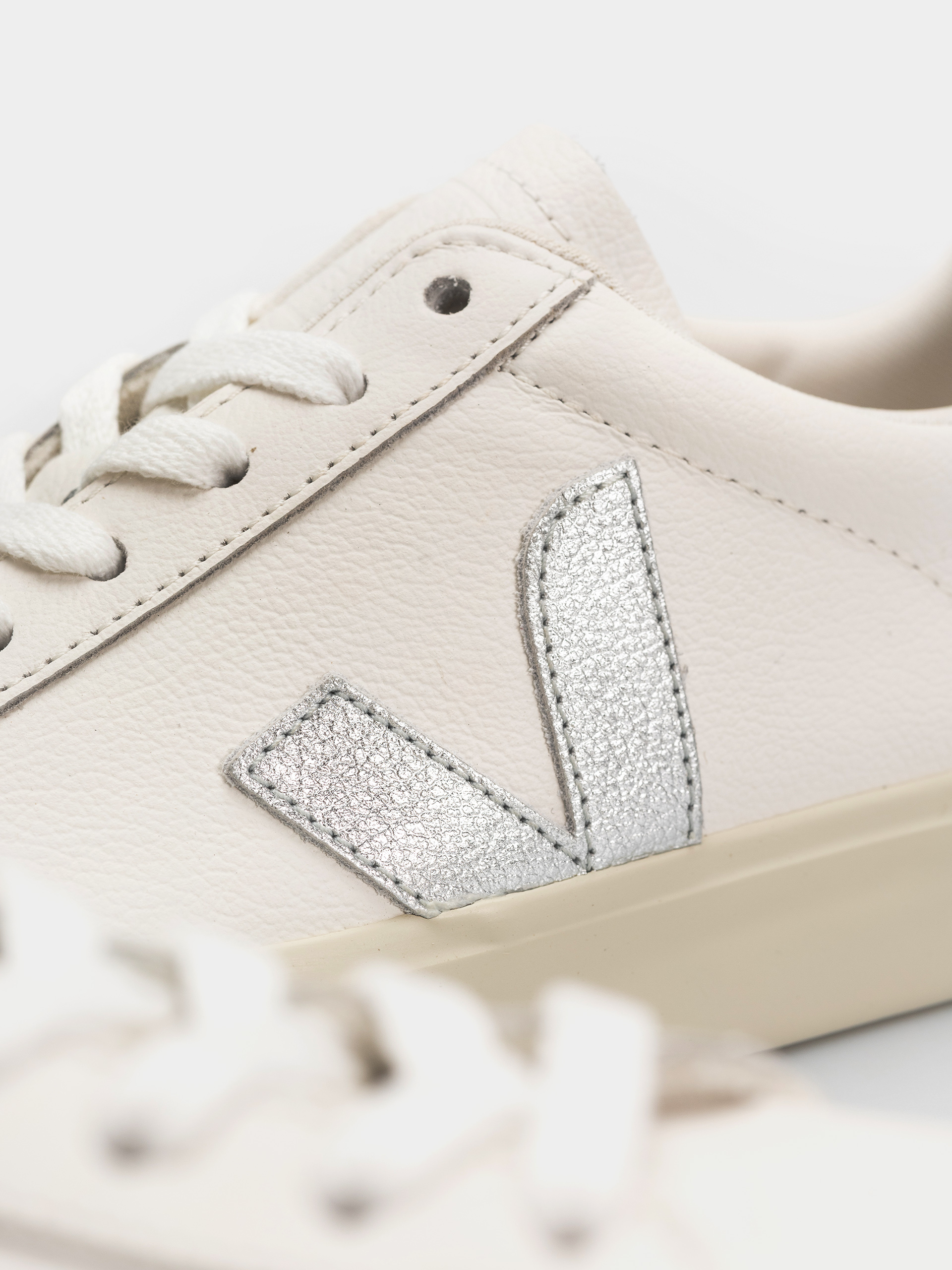 Boty Veja Campo Wmn (white silver black)