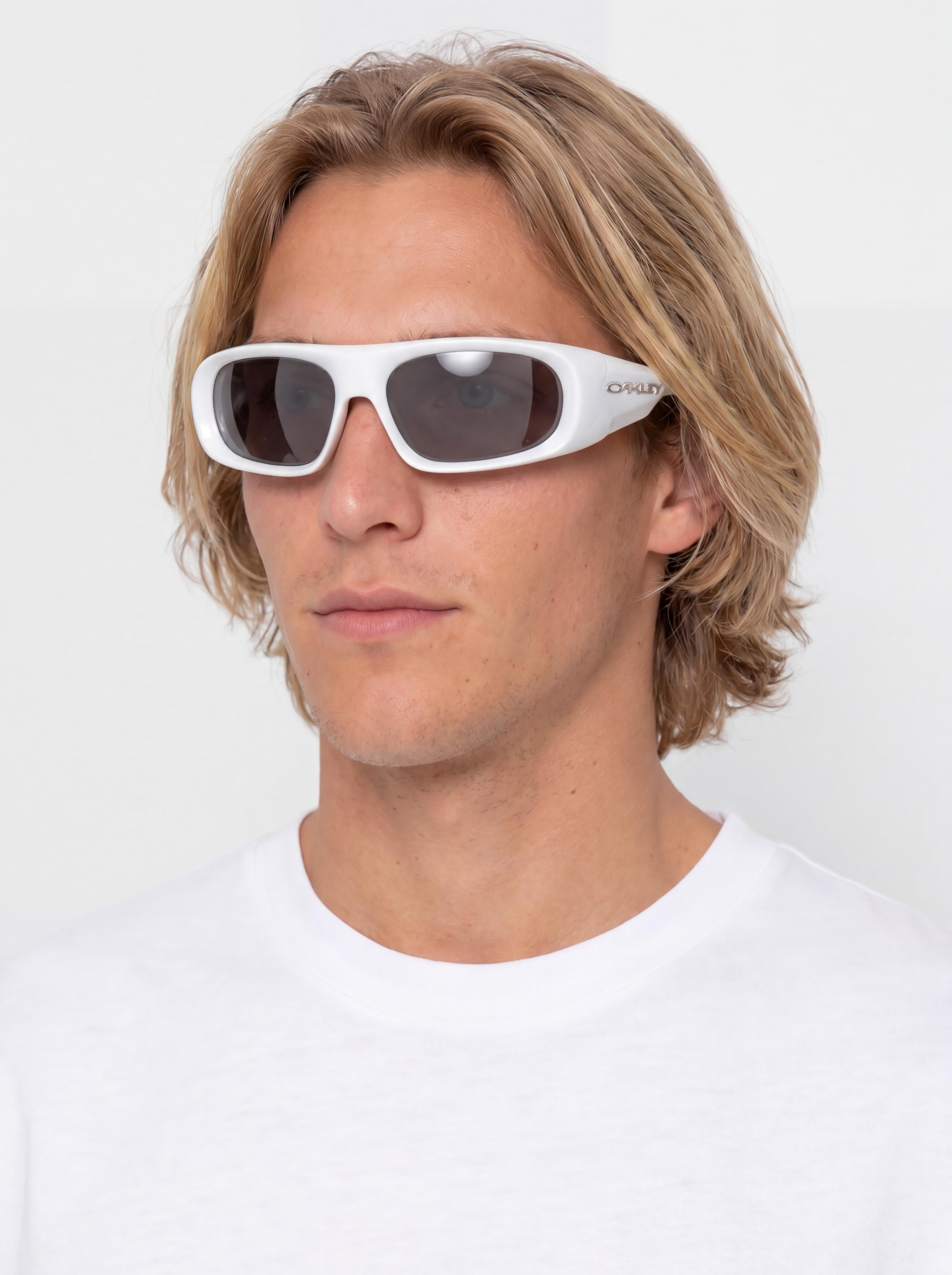 Sluneční brýle Oakley Belleville (pearl white/prizm black)