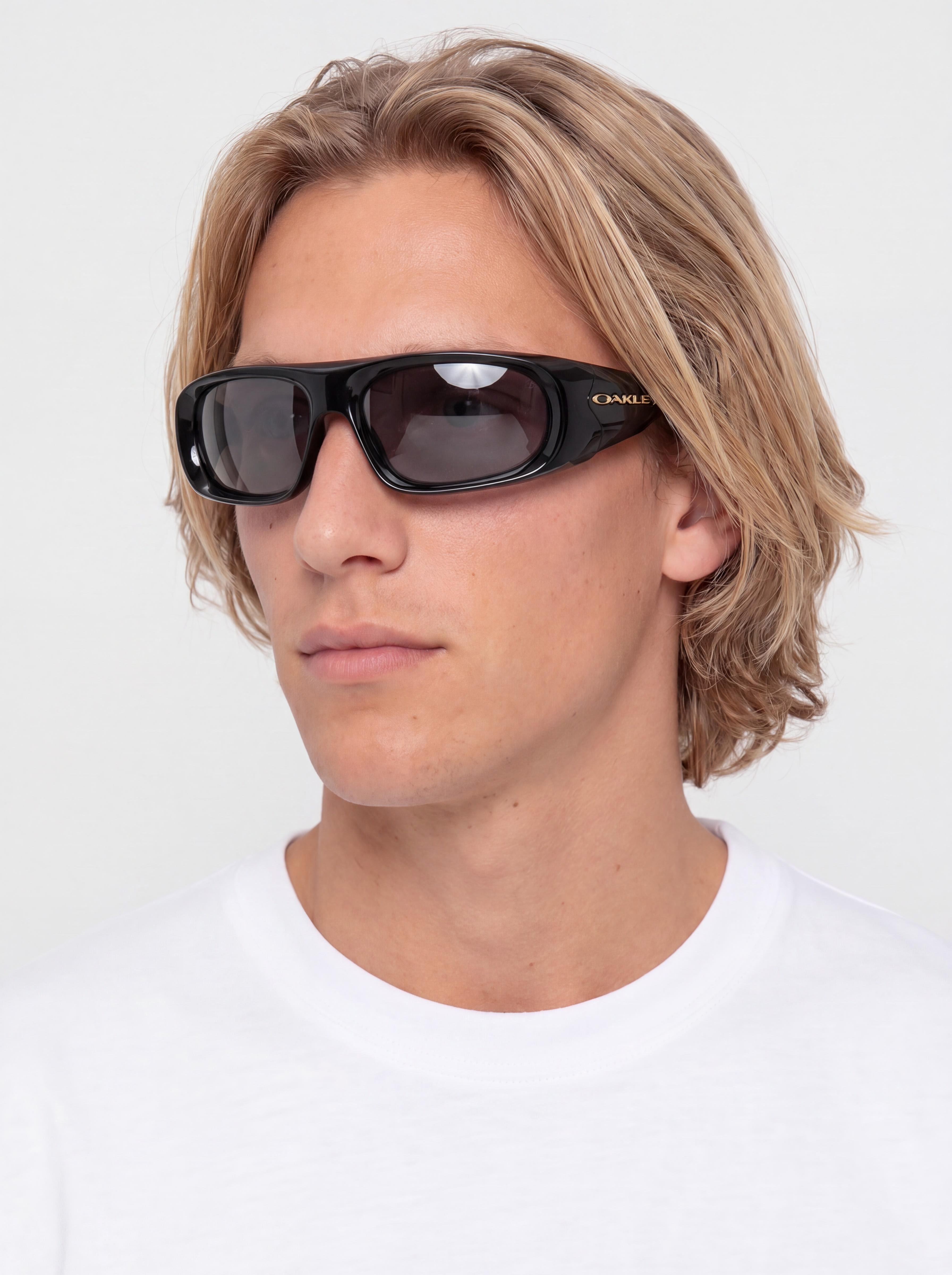 Sluneu010dnu00ed bru00fdle Oakley Belleville (polished black/prizm black)