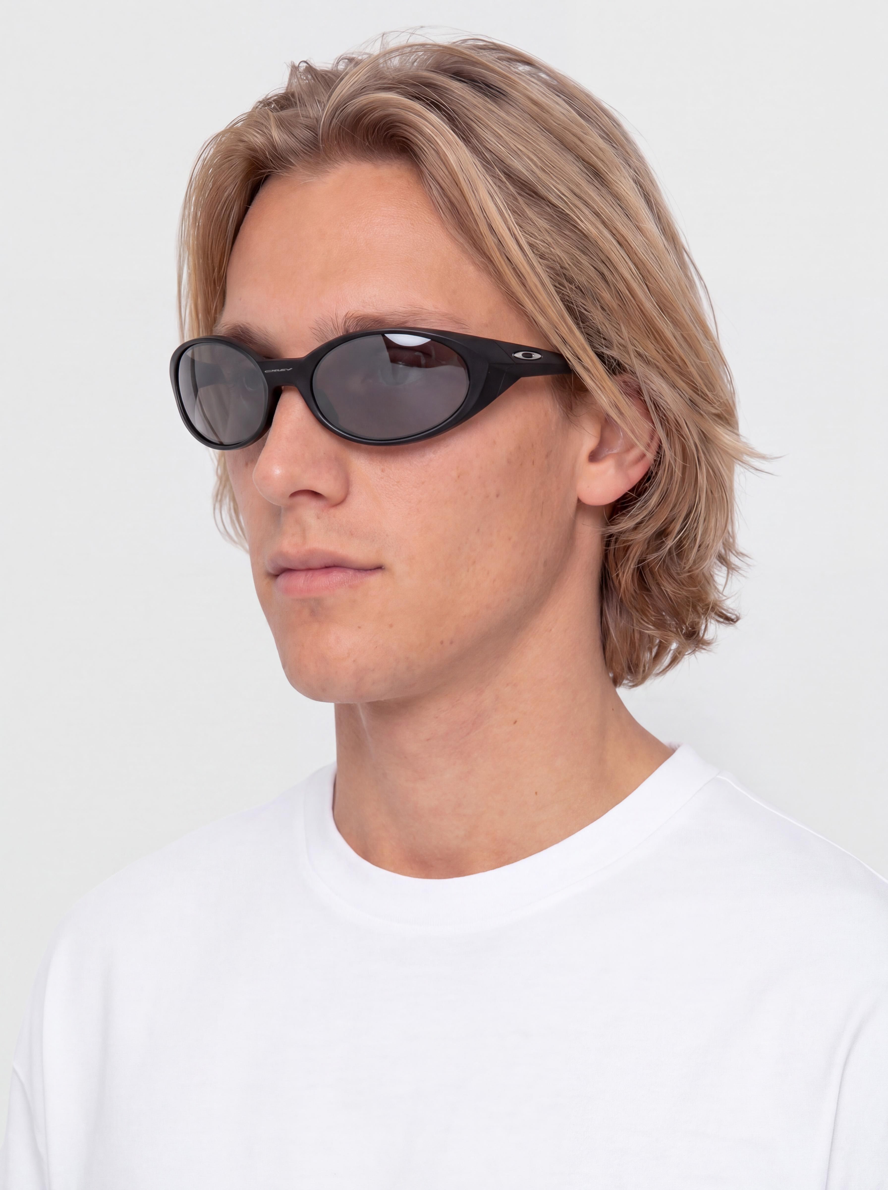Sluneu010dnu00ed bru00fdle Oakley Eye Jacket Redux (prizm grey lenses/matte black frame)