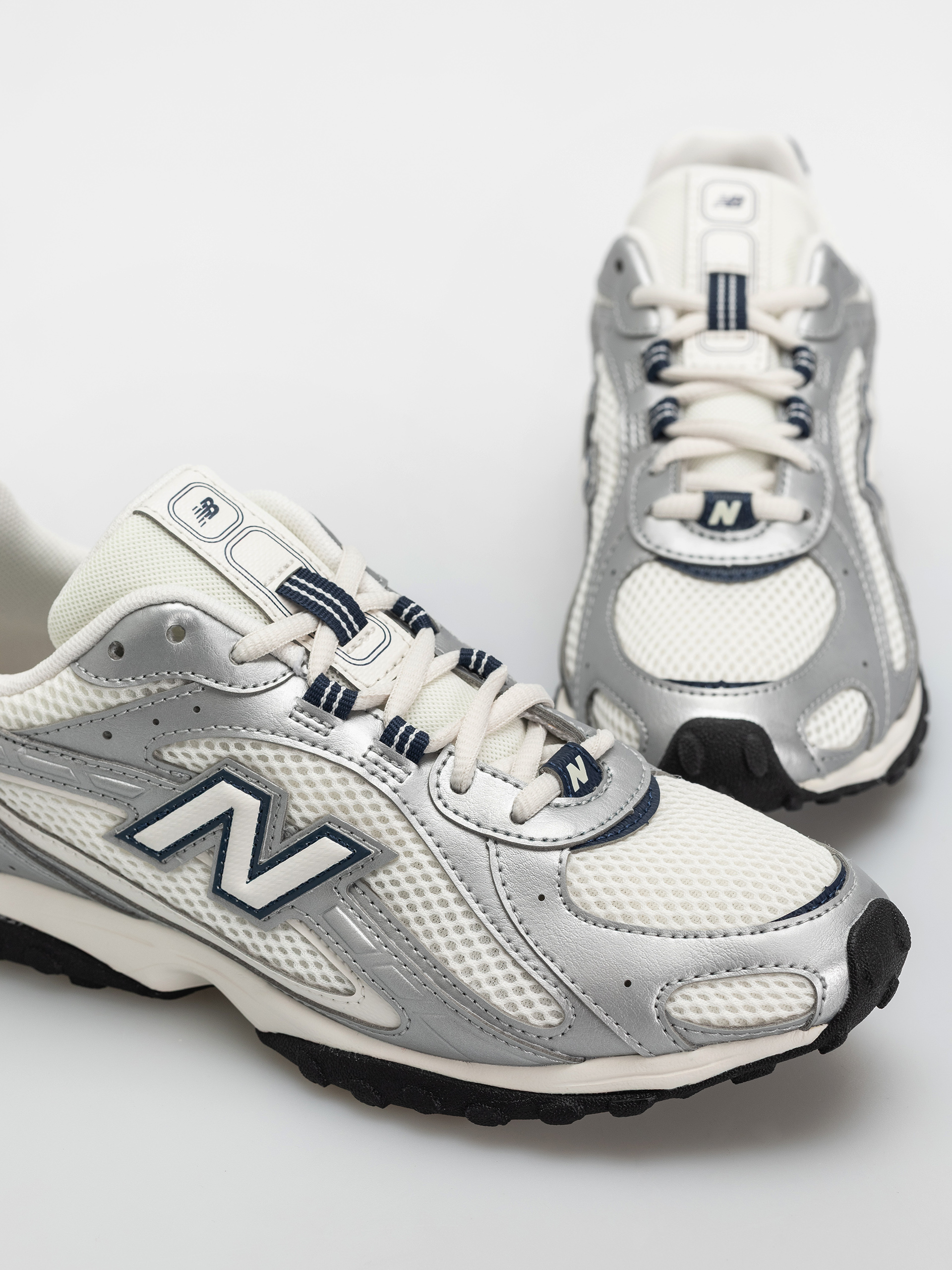 Boty New Balance 204L (sea salt/silver metallic/nb navy)