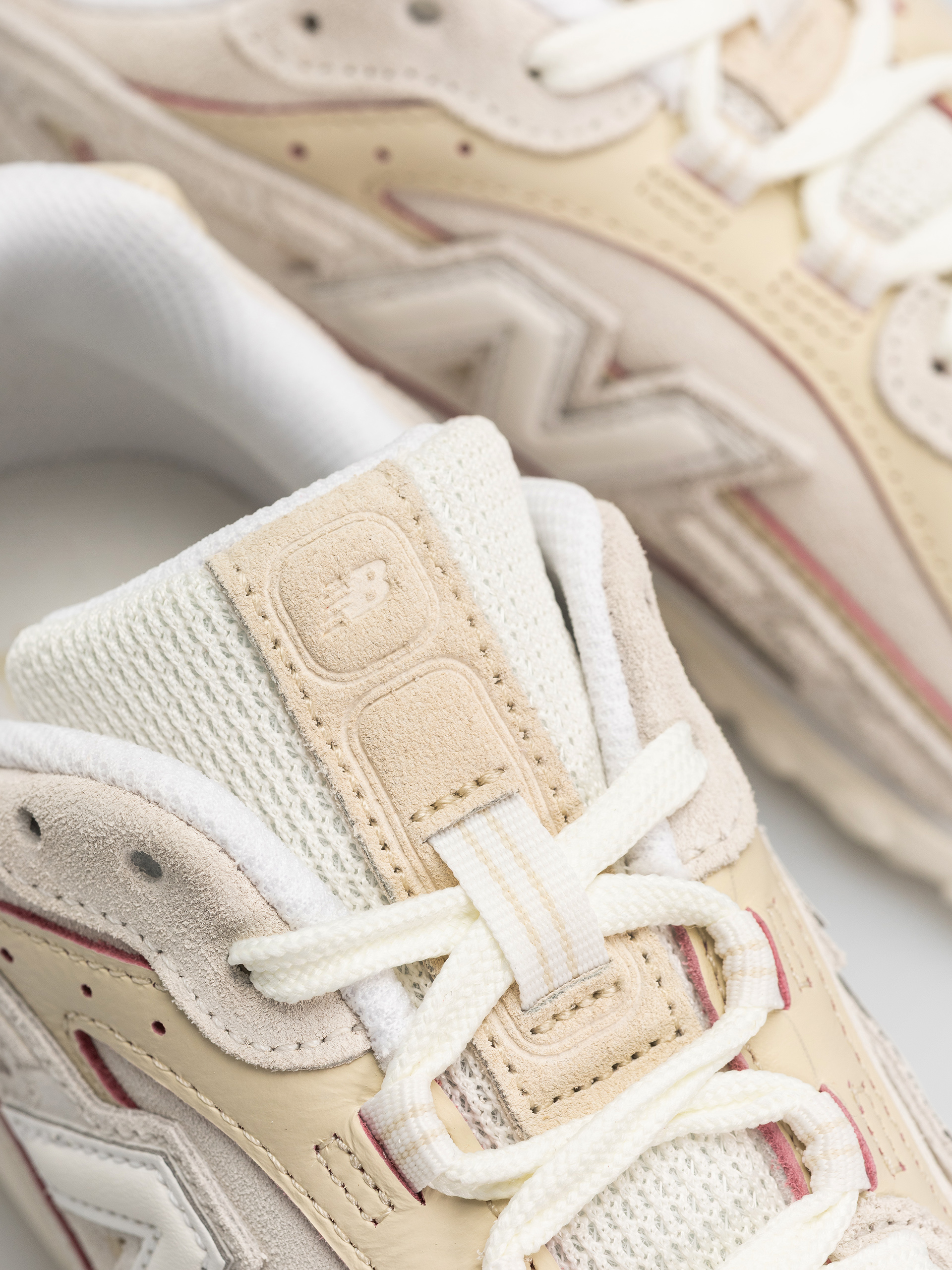 Boty New Balance 204L (sea salt/bone/pink eraser)