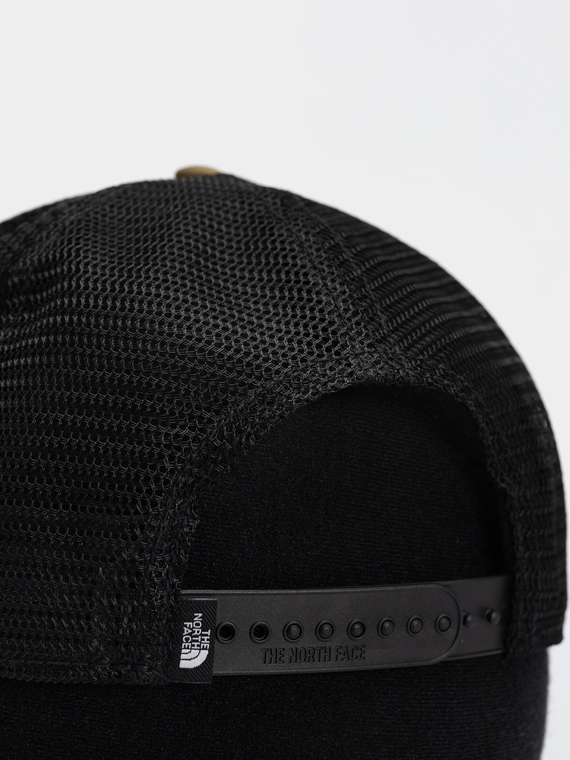 Kšiltovka  The North Face Embroidered Mudder Trucker (caraway seed/bear graph)