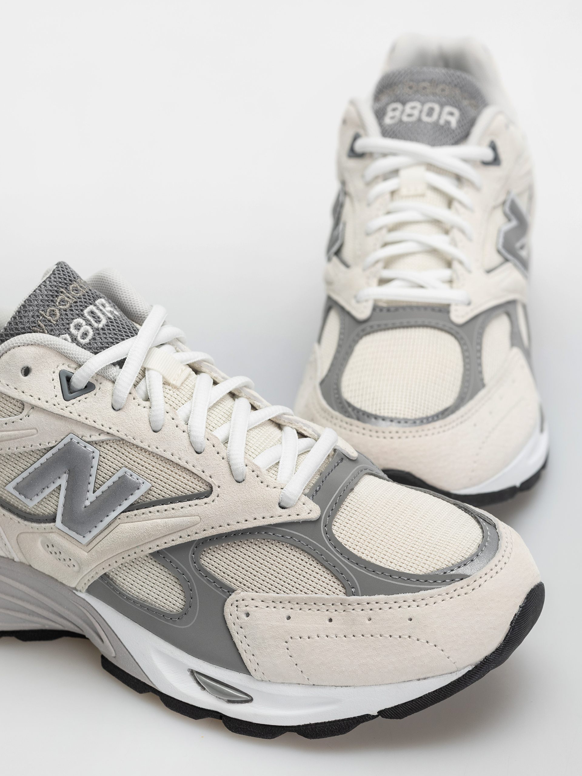 Boty New Balance 880R (sea salt/slate grey)