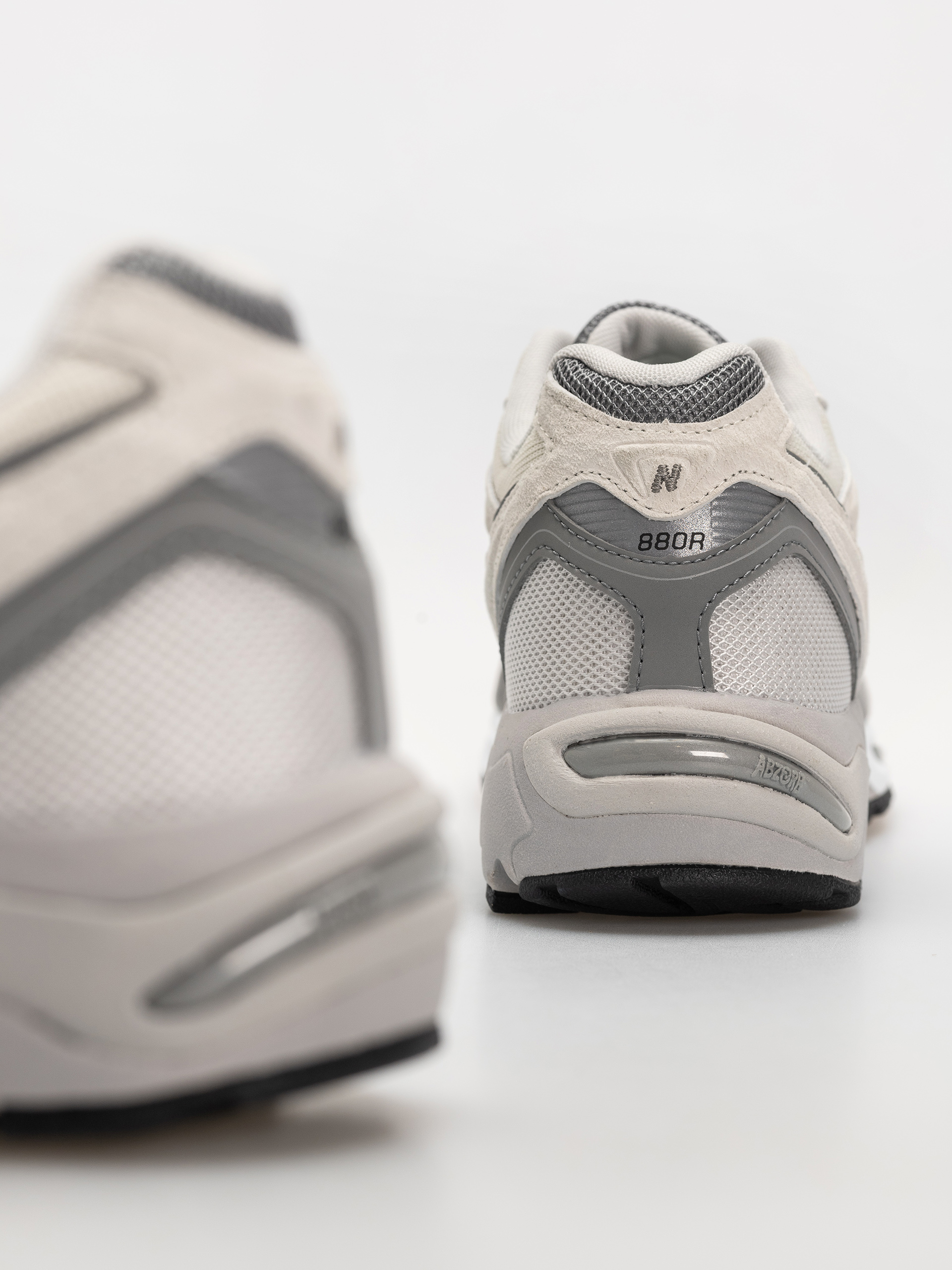 Boty New Balance 880R (sea salt/slate grey)